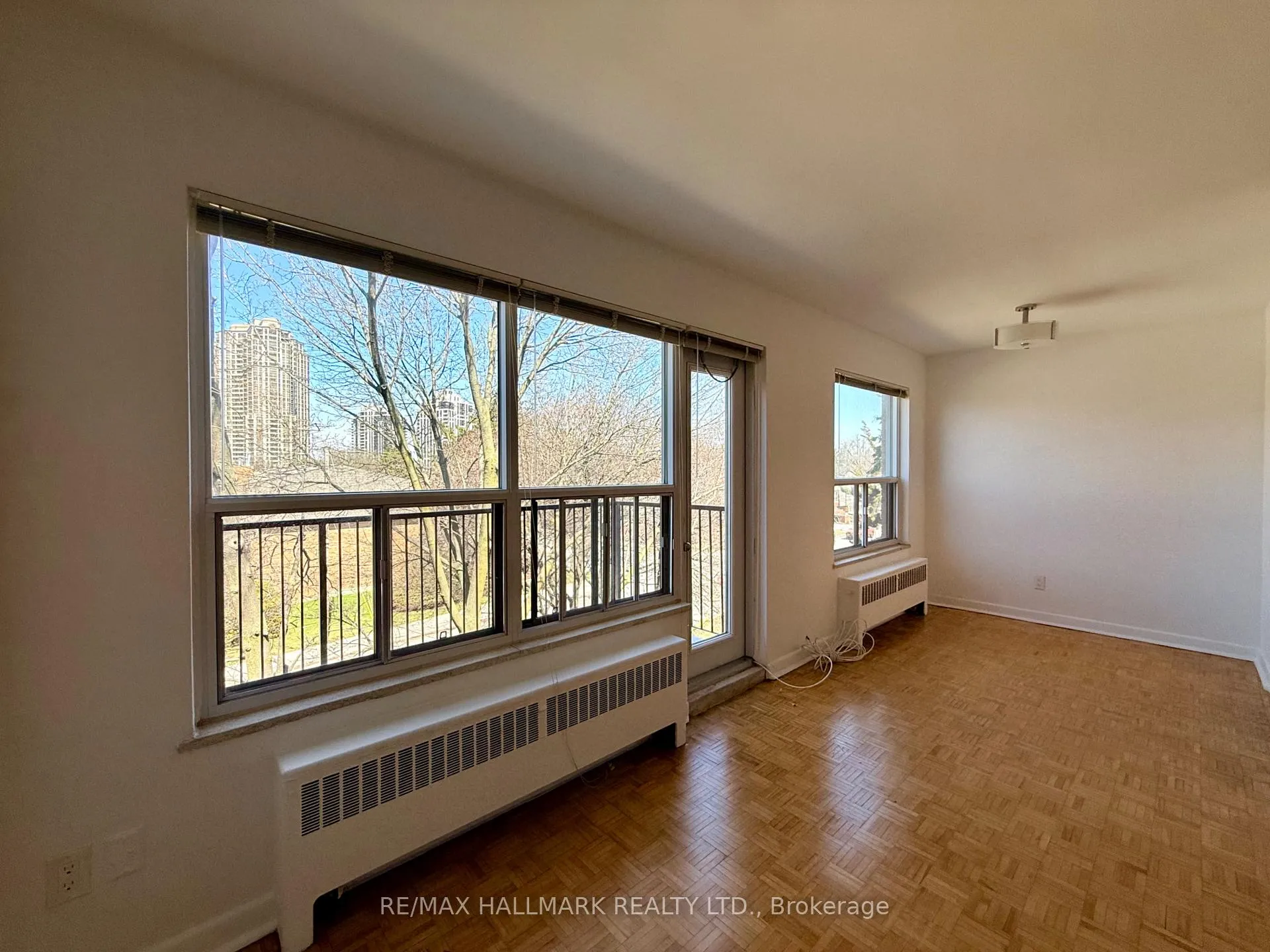 Photo 3 of Unit 408, 30 Upper Canada Drive, North York, St. Andrew-Windfields — HOMEH