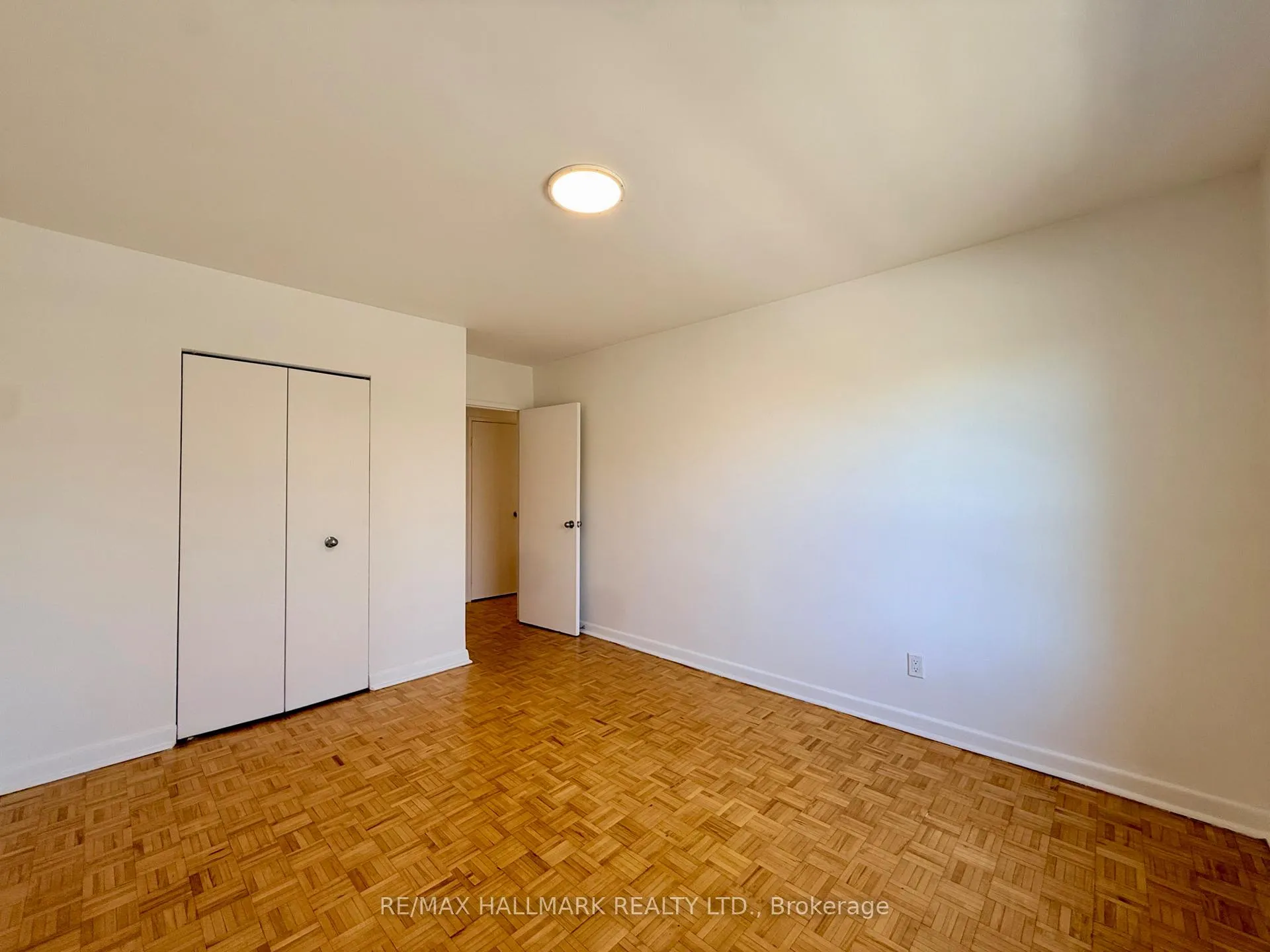 Photo 9 of Unit 408, 30 Upper Canada Drive, North York, St. Andrew-Windfields — HOMEH