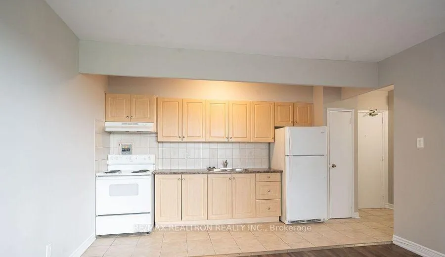 Photo 5 of Unit 328C, 468 Ottawa Street, Hamilton, Corktown — HOMEH