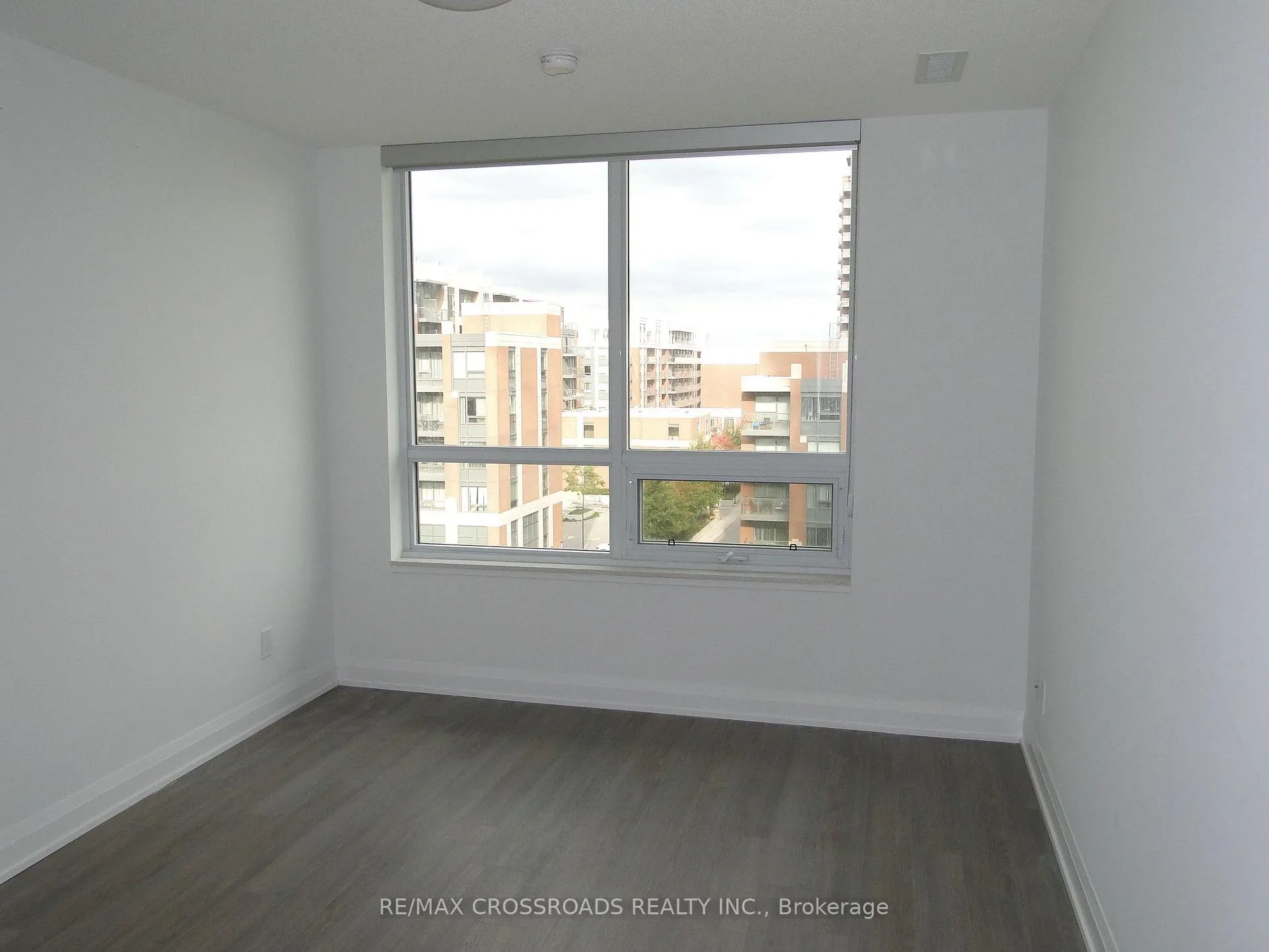 Photo 5 of Unit 707, 15 Water Walk Drive, Markham, Unionville — HOMEH