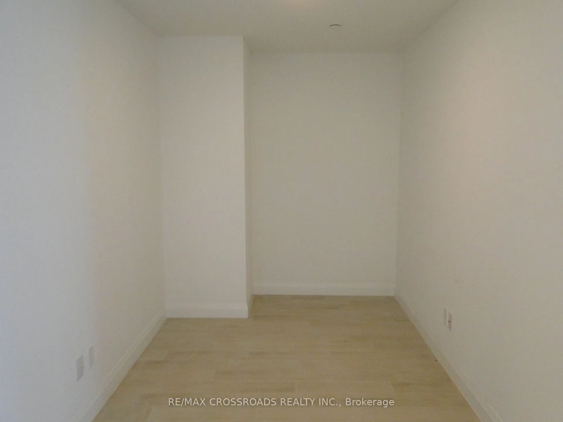 Photo 7 of Unit 707, 15 Water Walk Drive, Markham, Unionville — HOMEH