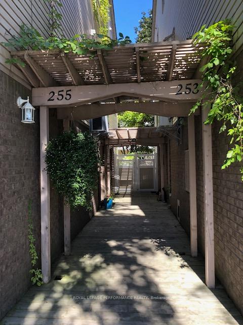 Photo 5 of 255B Sunnyside Avenue, Ottawa, Old Ottawa South — HOMEH