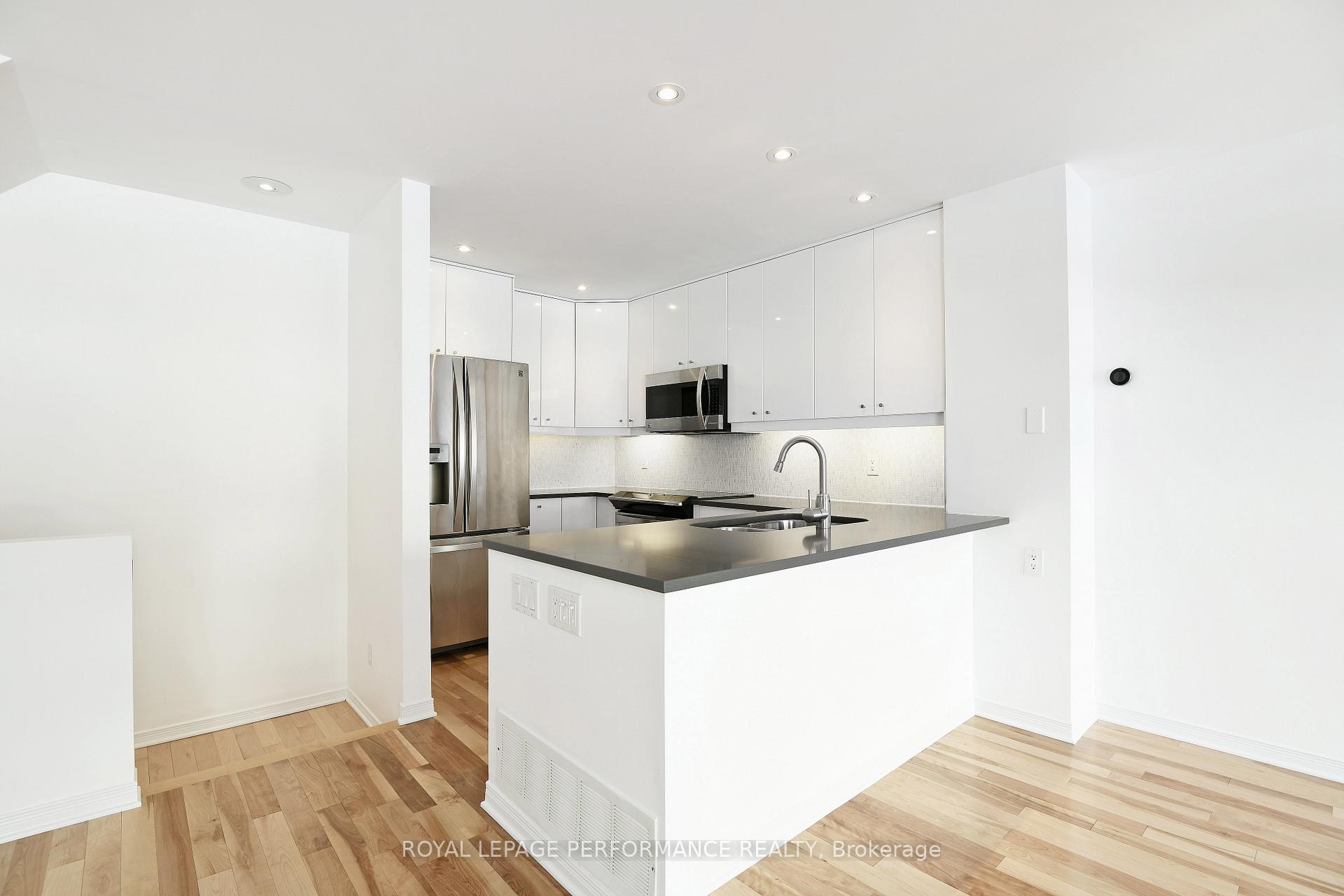 Photo 17 of 255B Sunnyside Avenue, Ottawa, Old Ottawa South — HOMEH