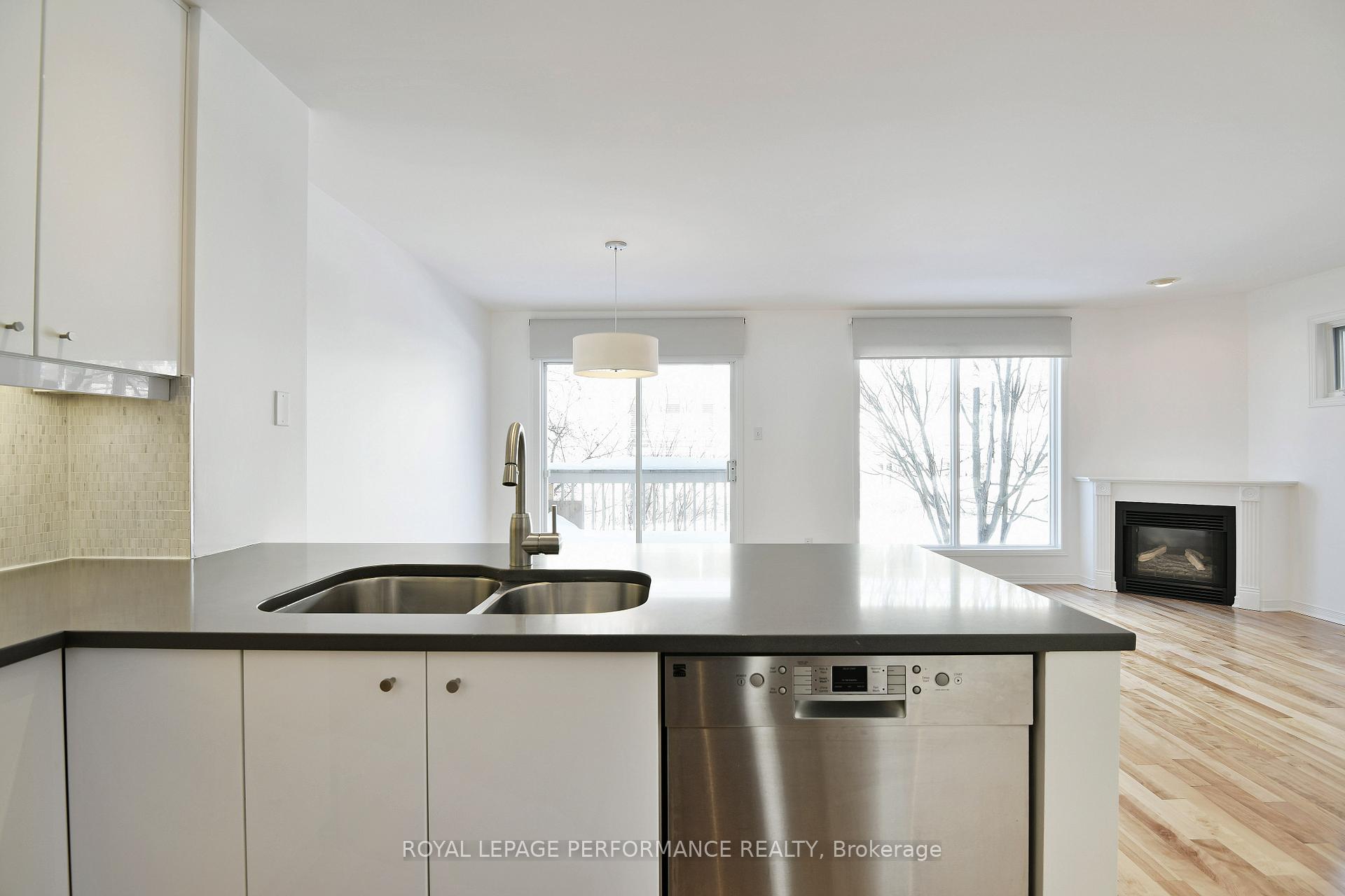 Photo 20 of 255B Sunnyside Avenue, Ottawa, Old Ottawa South — HOMEH
