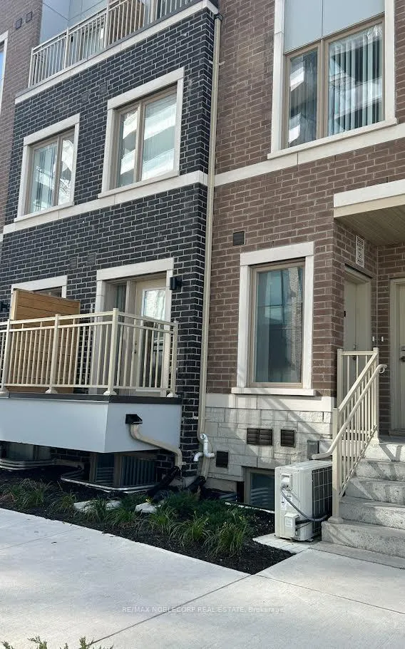 Front of Unit 93, 39 Honeycrisp Crescent