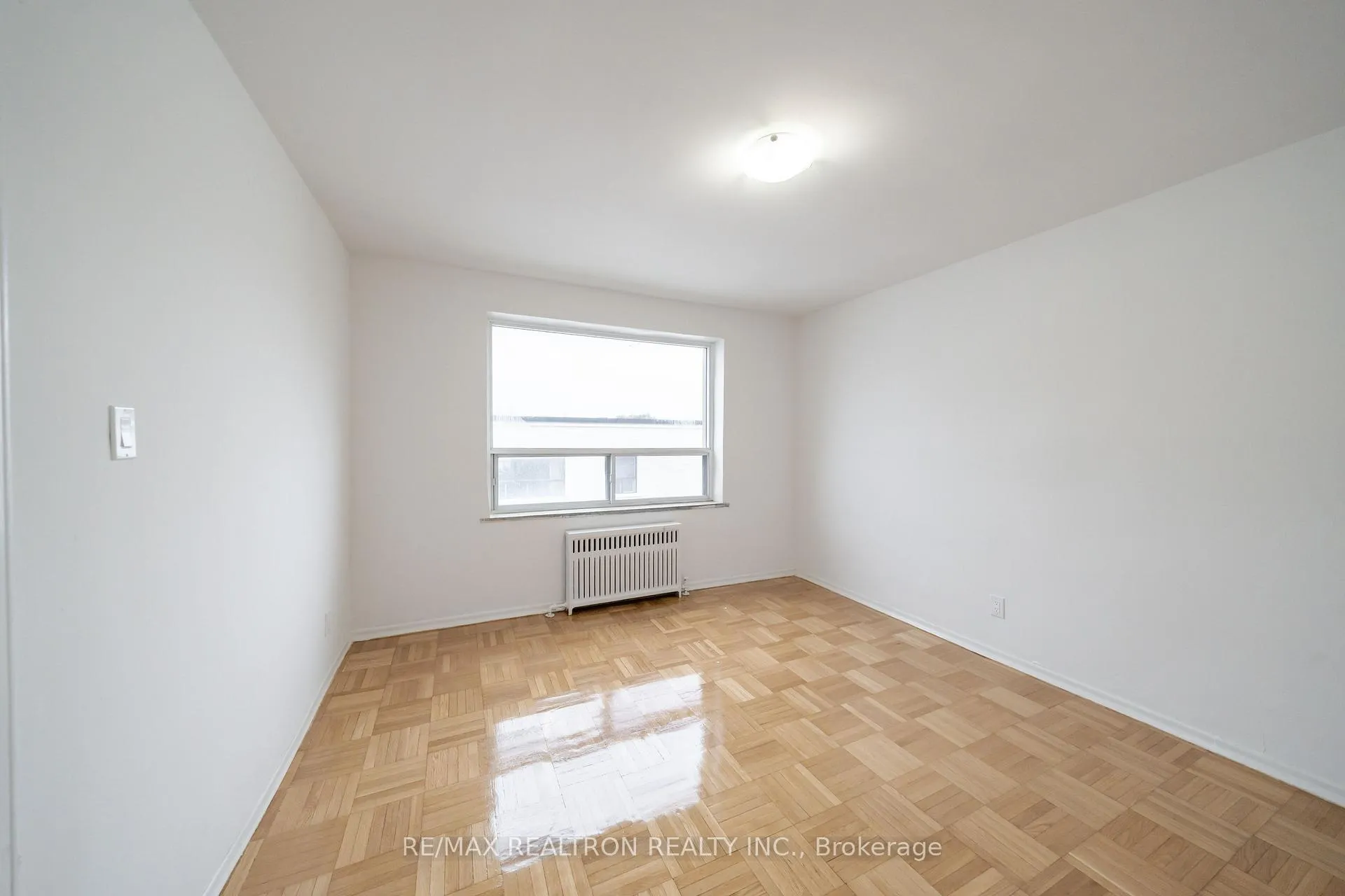 Photo 2 of Unit 307, 156 Kingston Road, Toronto, Woodbine Corridor — HOMEH