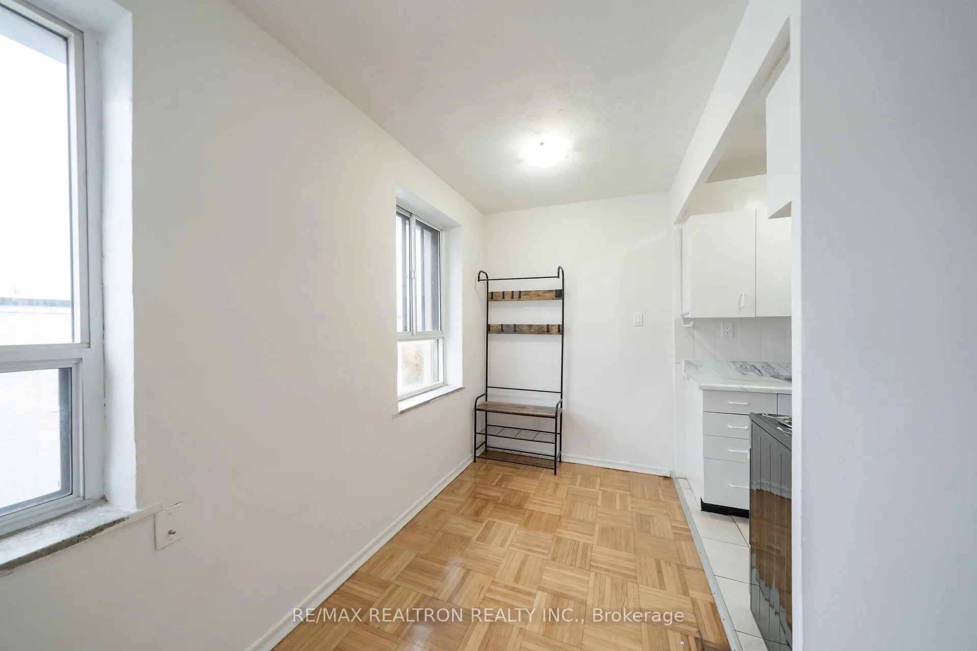 Photo 5 of Unit 307, 156 Kingston Road, Toronto, Woodbine Corridor — HOMEH