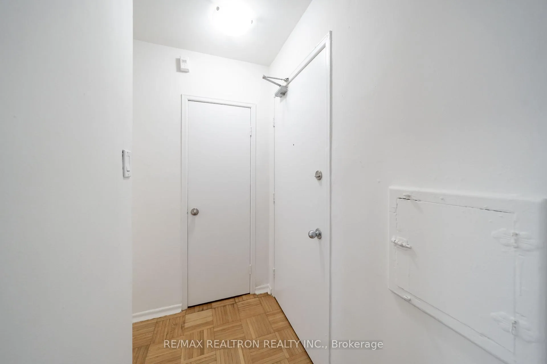 Photo 7 of Unit 307, 156 Kingston Road, Toronto, Woodbine Corridor — HOMEH