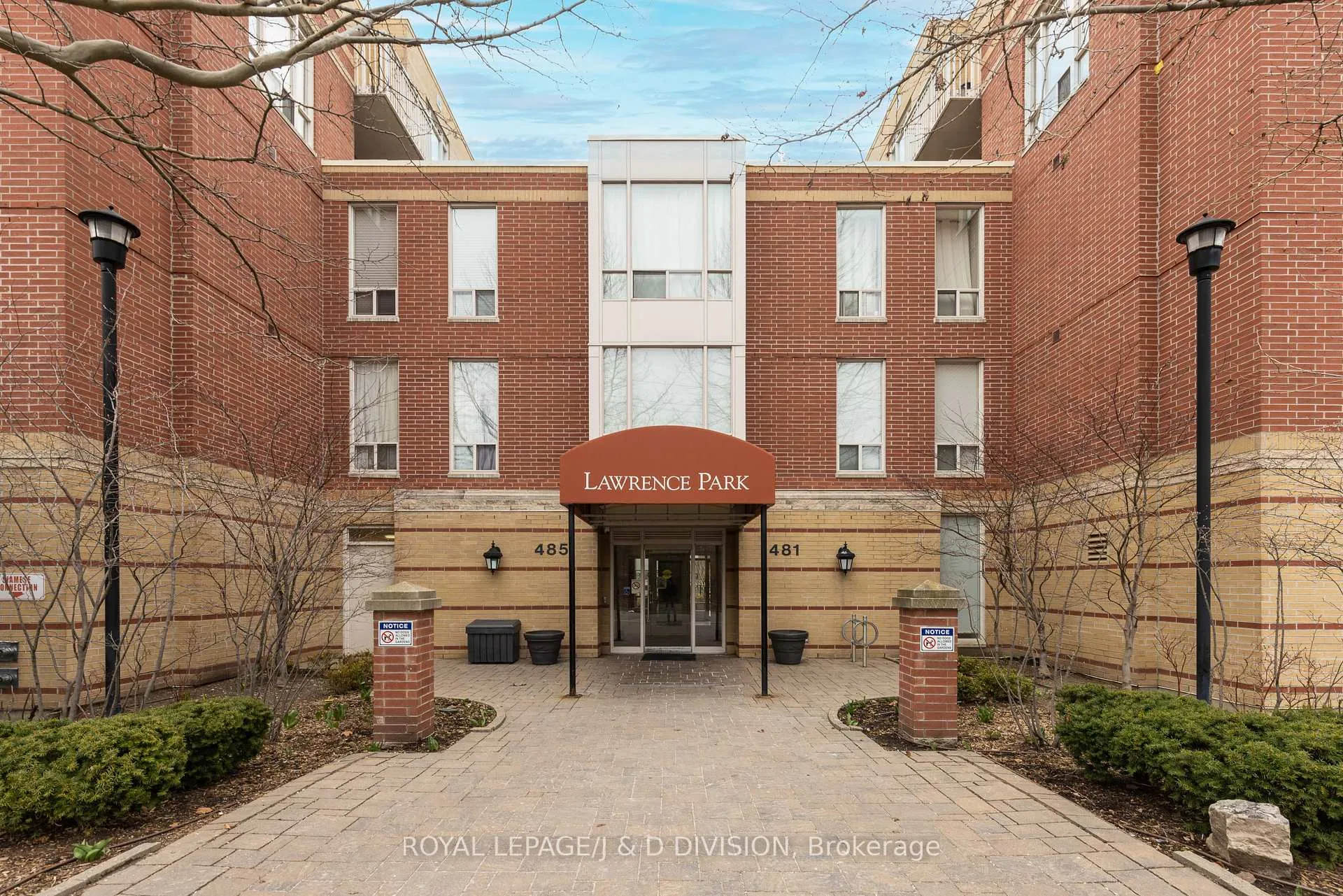 Front of Unit 207, 485 Rosewell Avenue