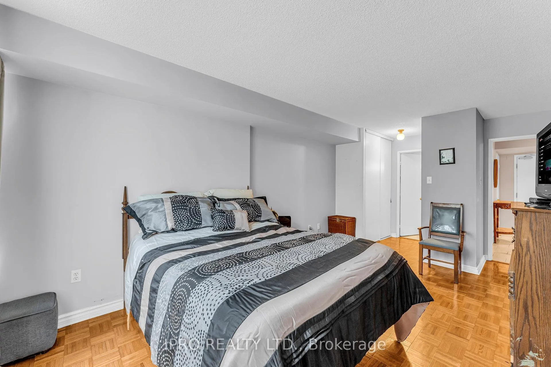 Photo 11 of Unit 213, 12 Laurelcrest Street, Brampton, Queen Street Corridor — HOMEH