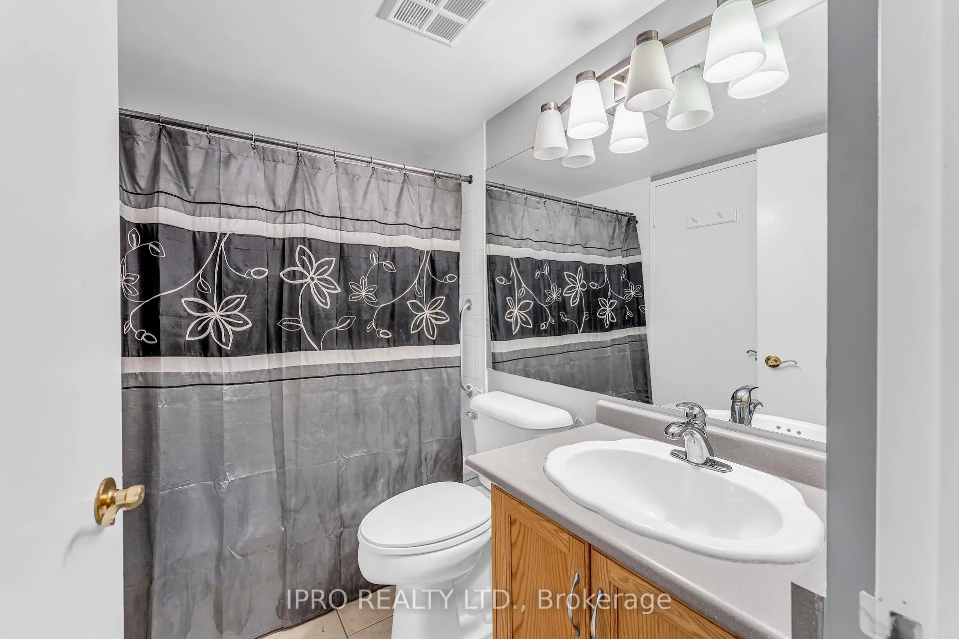 Photo 12 of Unit 213, 12 Laurelcrest Street, Brampton, Queen Street Corridor — HOMEH