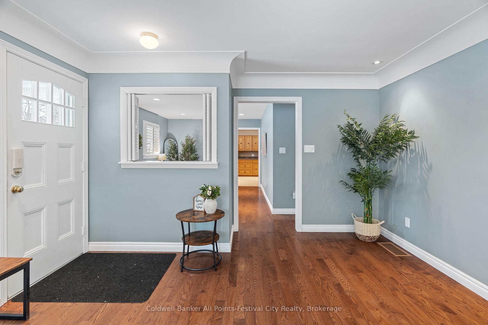 Photo 6 of 221 Elgin Avenue W, Goderich, Goderich (Town) — HOMEH