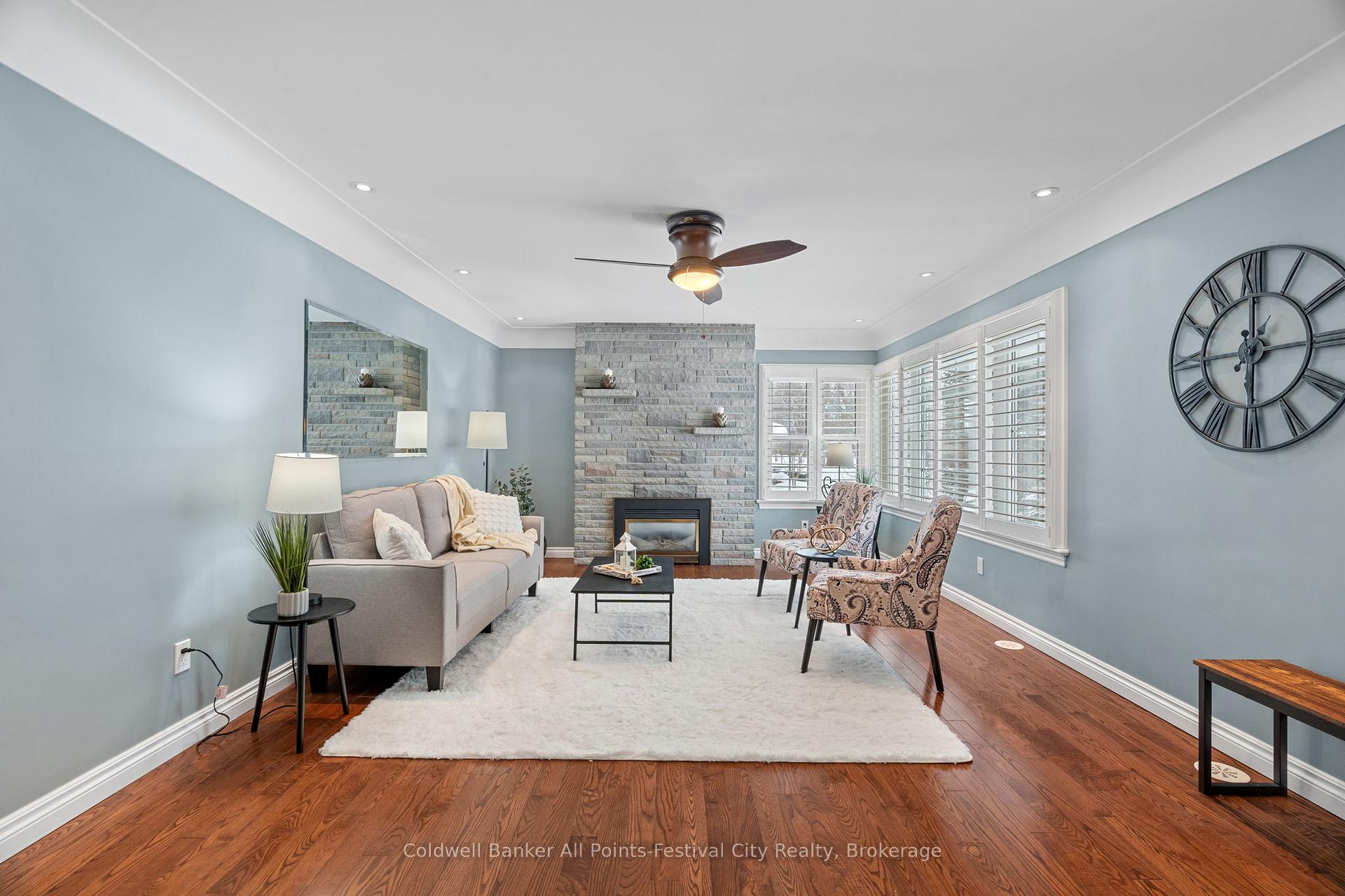 Photo 7 of 221 Elgin Avenue W, Goderich, Goderich (Town) — HOMEH