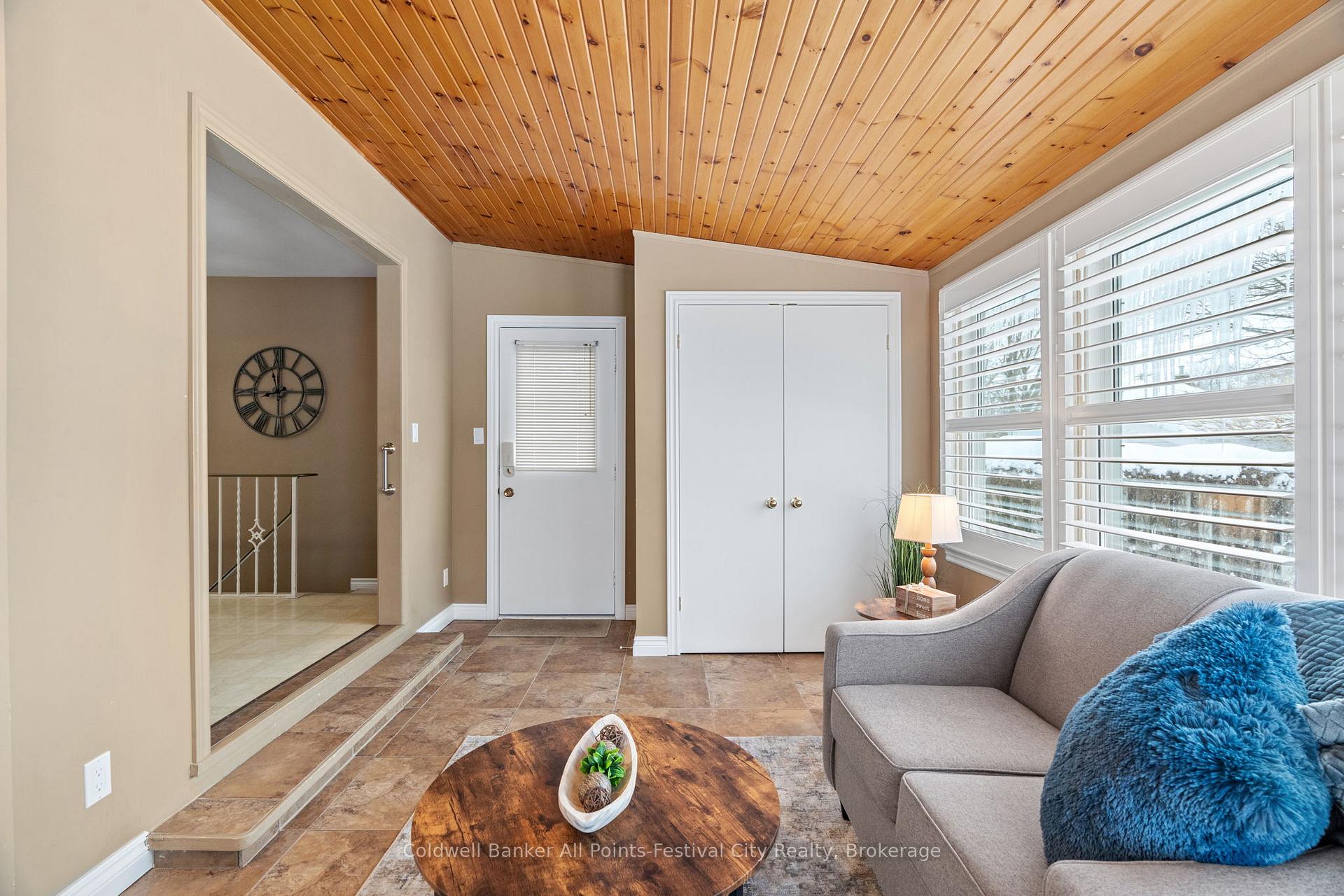 Photo 19 of 221 Elgin Avenue W, Goderich, Goderich (Town) — HOMEH