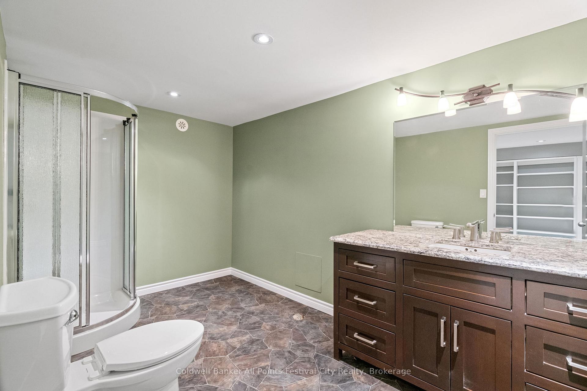 Photo 30 of 221 Elgin Avenue W, Goderich, Goderich (Town) — HOMEH
