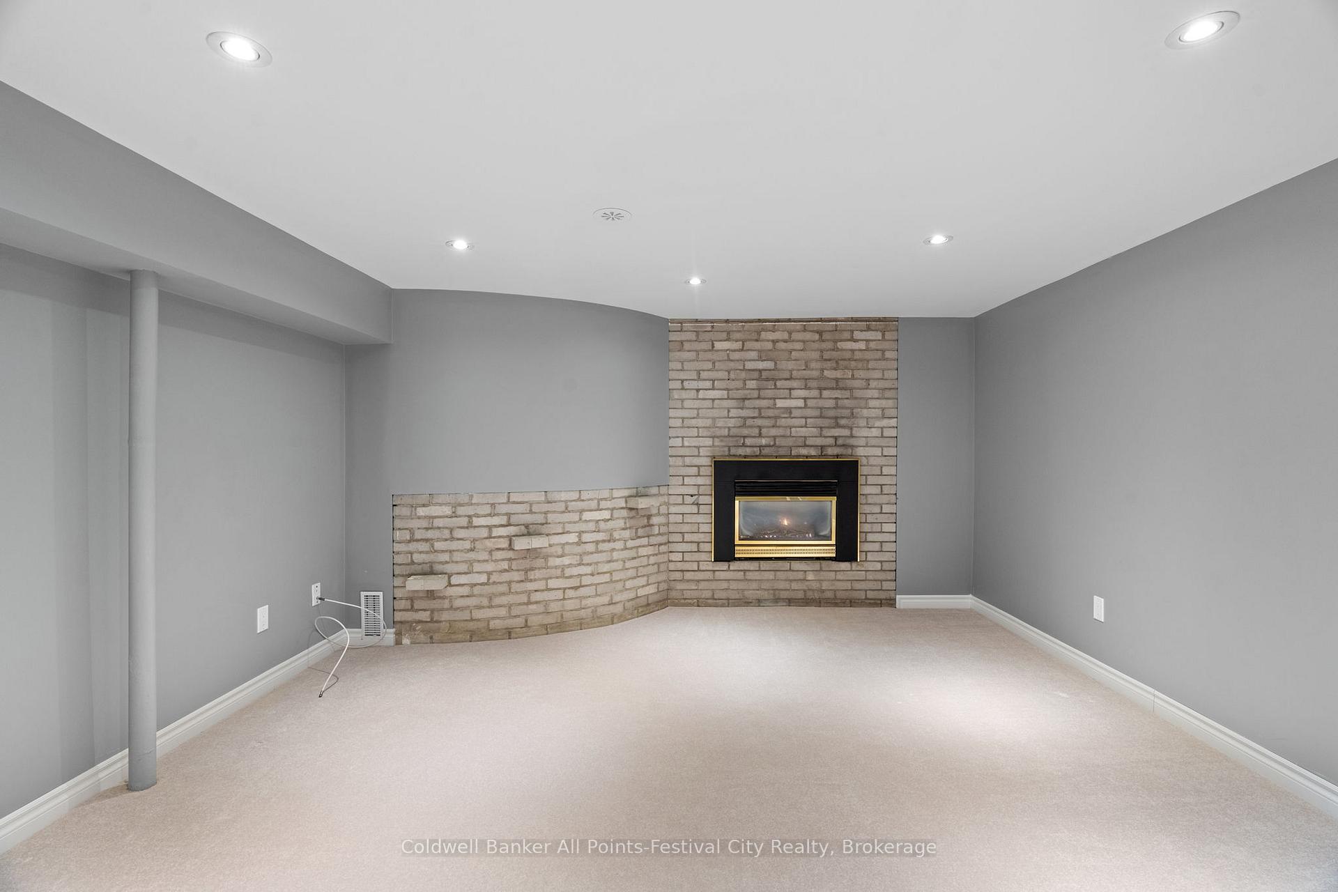 Photo 34 of 221 Elgin Avenue W, Goderich, Goderich (Town) — HOMEH