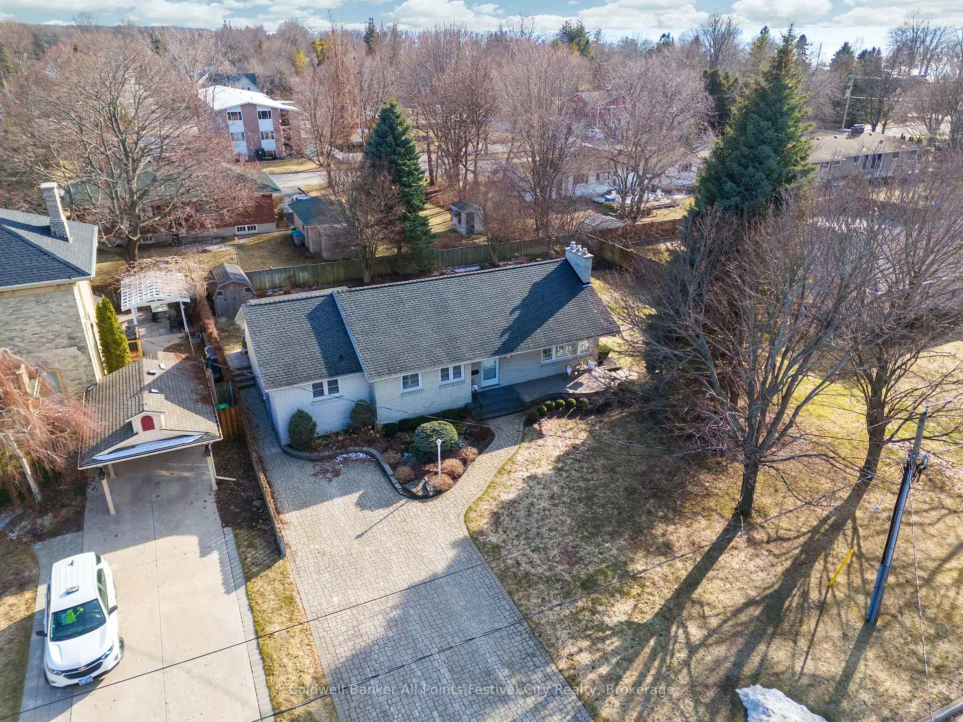 Photo 39 of 221 Elgin Avenue W, Goderich, Goderich (Town) — HOMEH