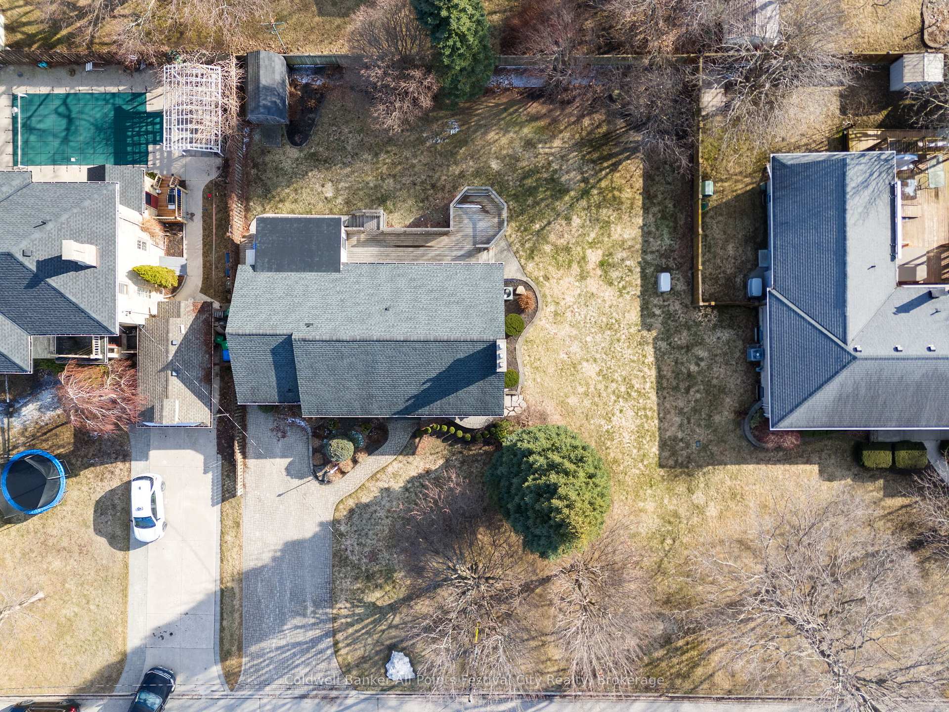 Photo 40 of 221 Elgin Avenue W, Goderich, Goderich (Town) — HOMEH