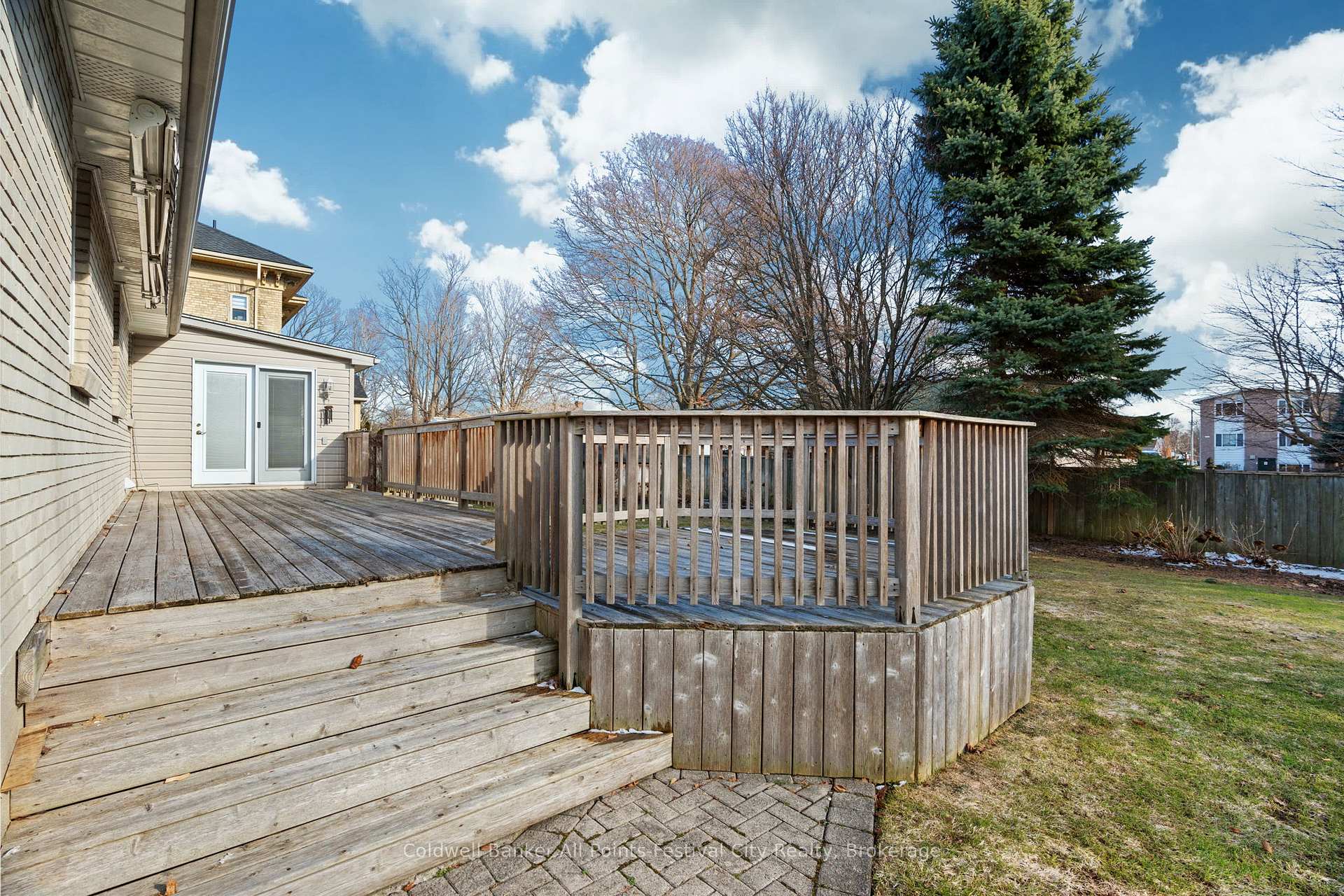 Photo 43 of 221 Elgin Avenue W, Goderich, Goderich (Town) — HOMEH