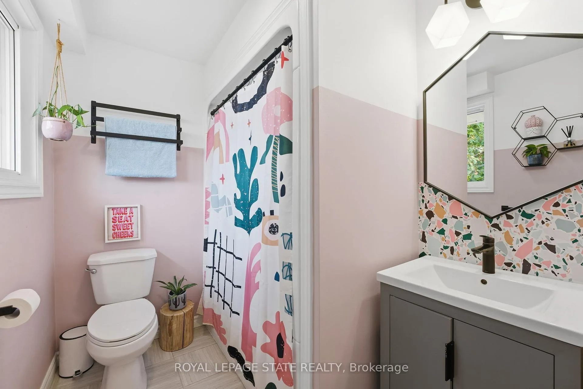Photo 19 of 348 Sydenham Road, Hamilton, Rural Flamborough — HOMEH