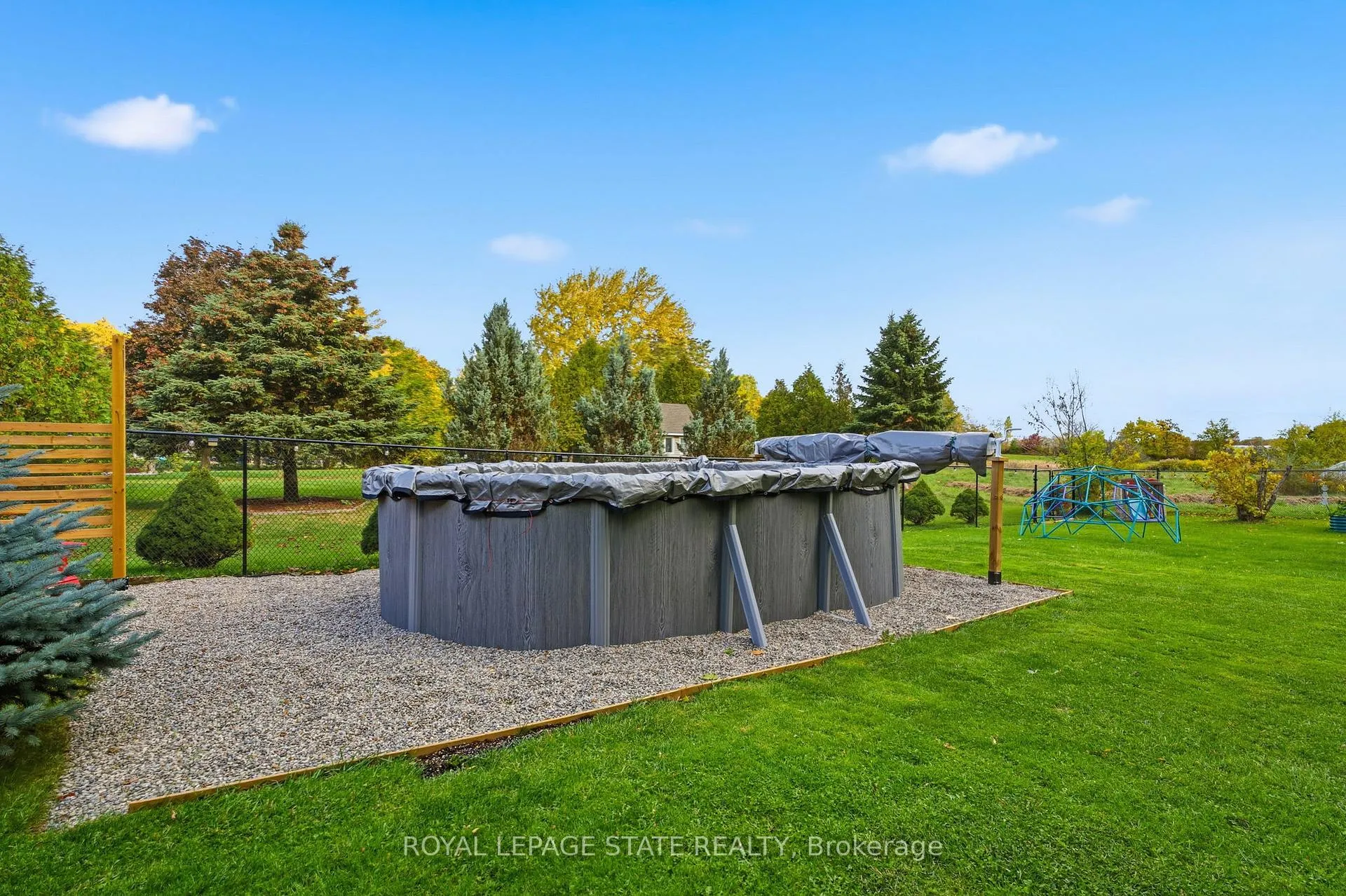 Photo 27 of 348 Sydenham Road, Hamilton, Rural Flamborough — HOMEH