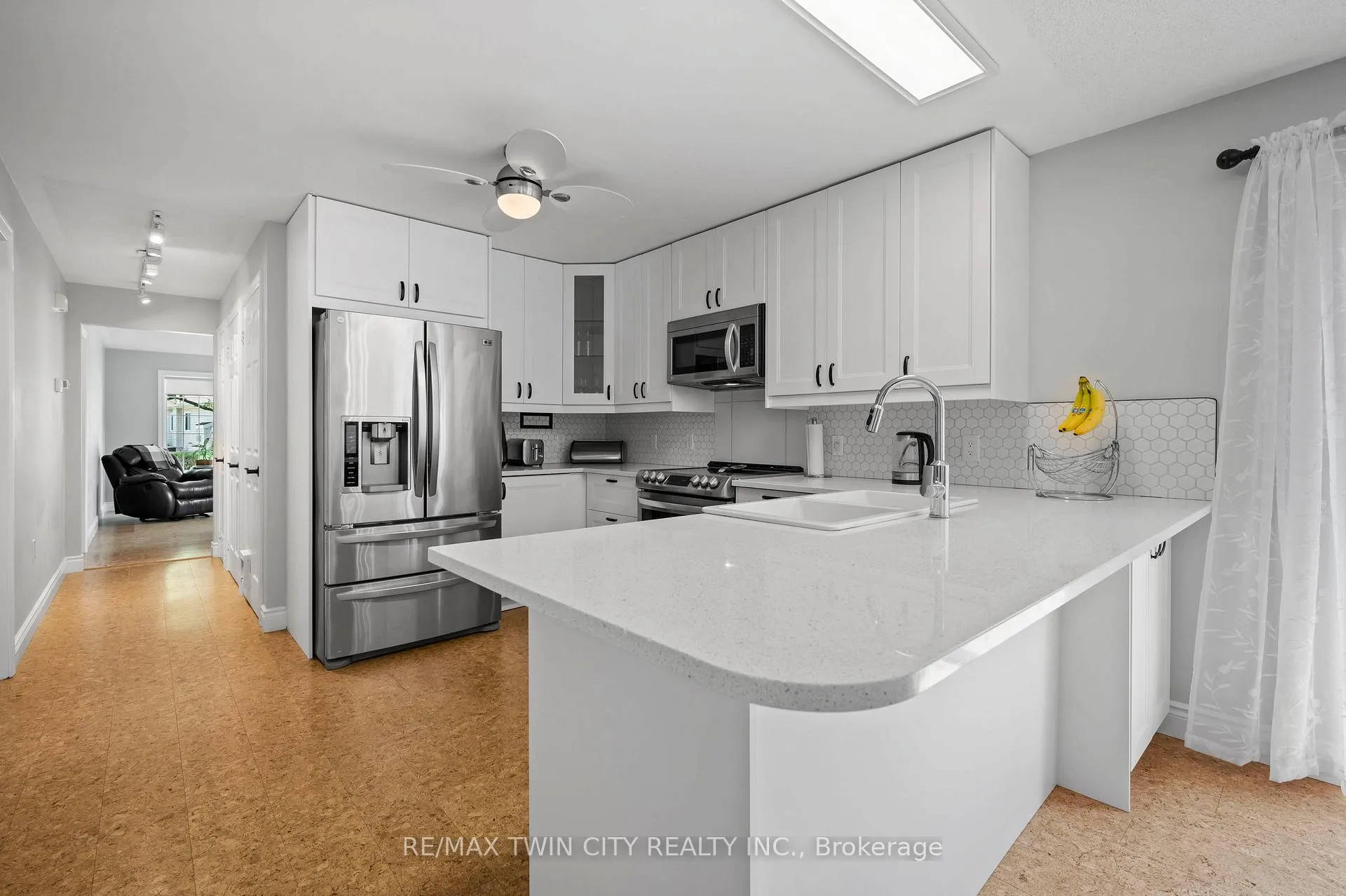 Photo 5 of 108 Glenariff Drive, Hamilton, Freelton — HOMEH
