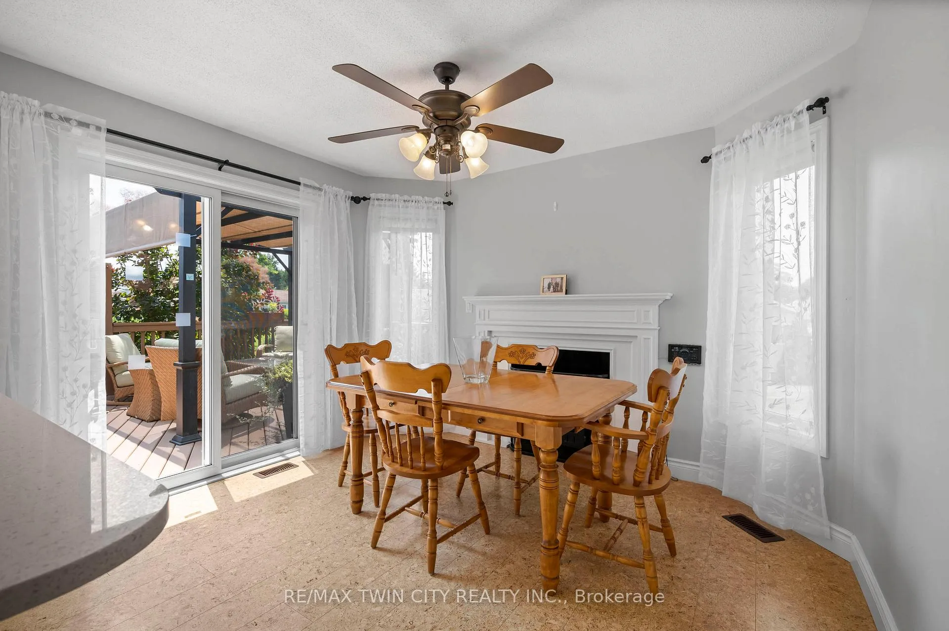 Photo 7 of 108 Glenariff Drive, Hamilton, Freelton — HOMEH