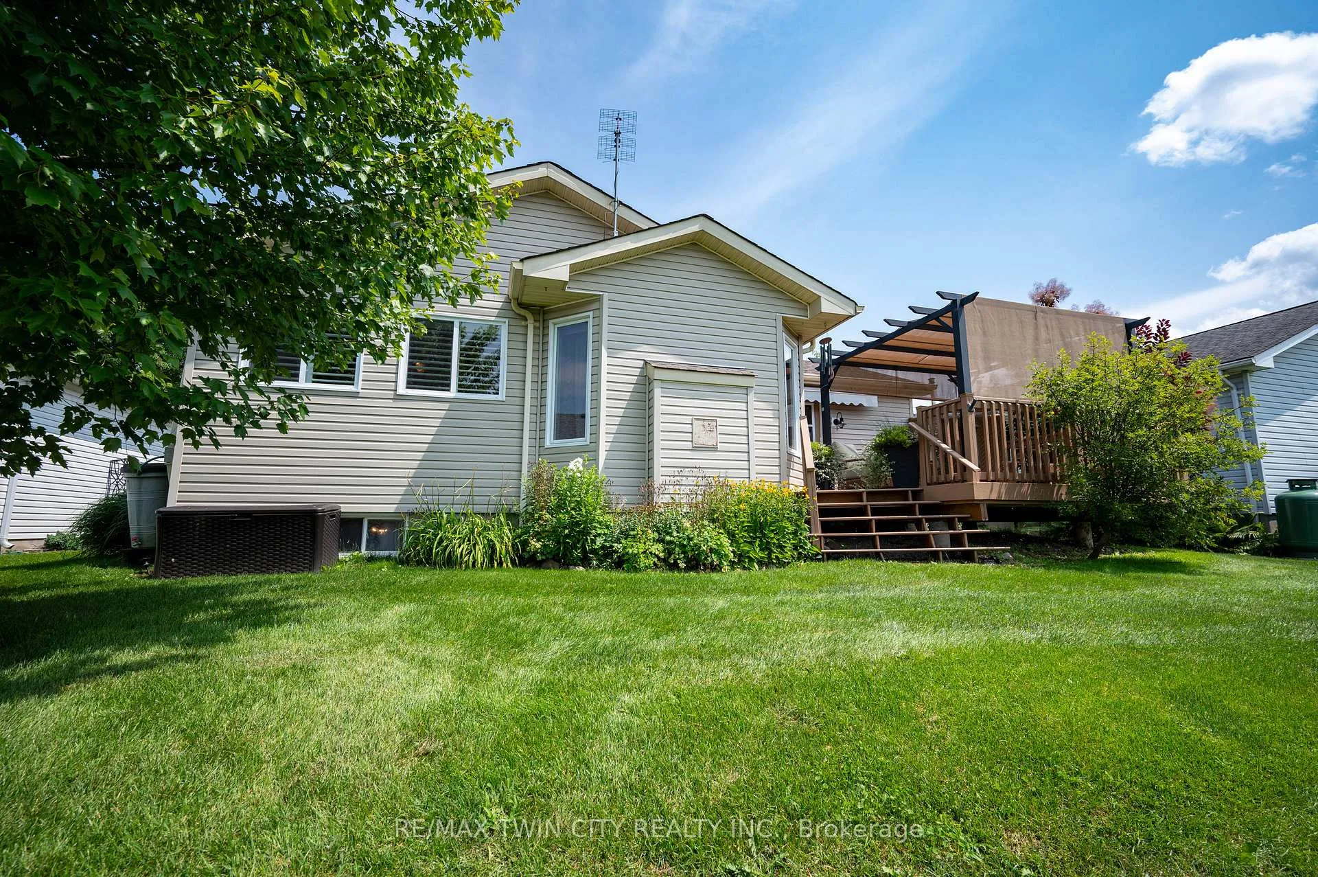 Photo 29 of 108 Glenariff Drive, Hamilton, Freelton — HOMEH