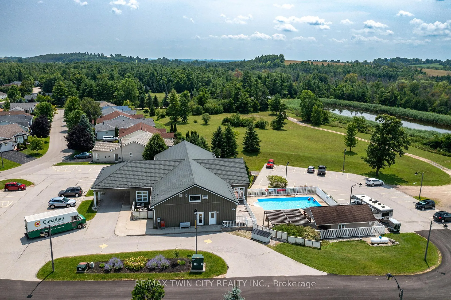 Photo 33 of 108 Glenariff Drive, Hamilton, Freelton — HOMEH