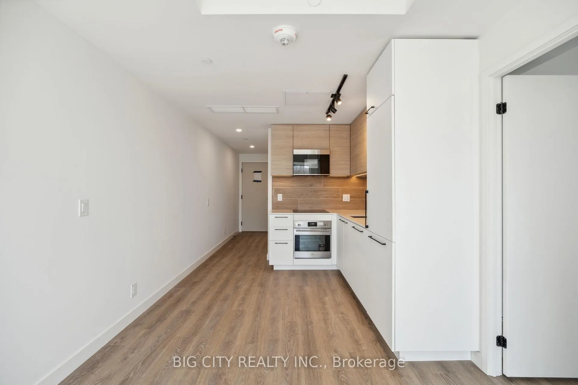 Photo 2 of Unit 324, 1050 Eastern Avenue, Toronto, The Beaches — HOMEH