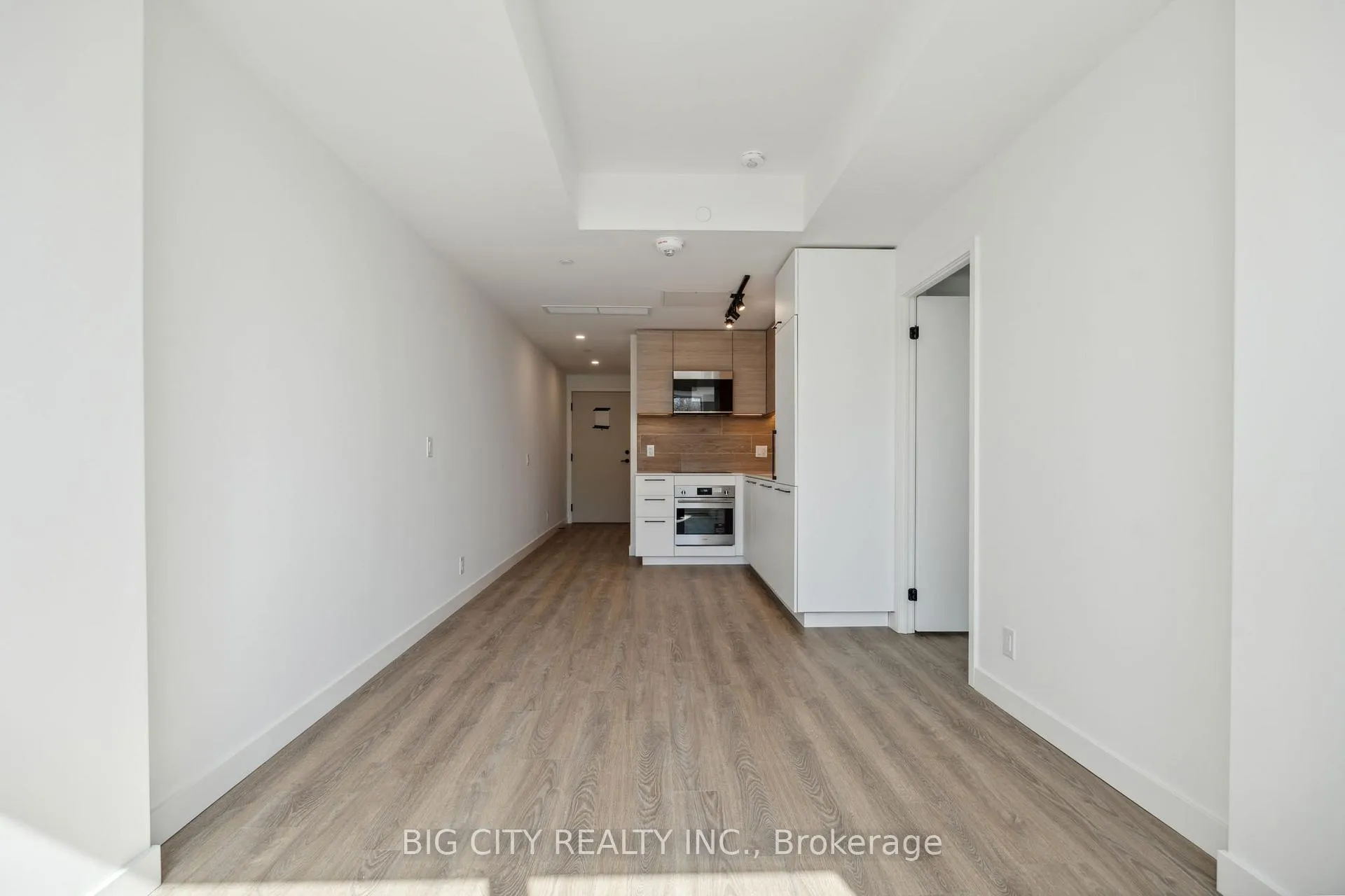 Photo 3 of Unit 324, 1050 Eastern Avenue, Toronto, The Beaches — HOMEH