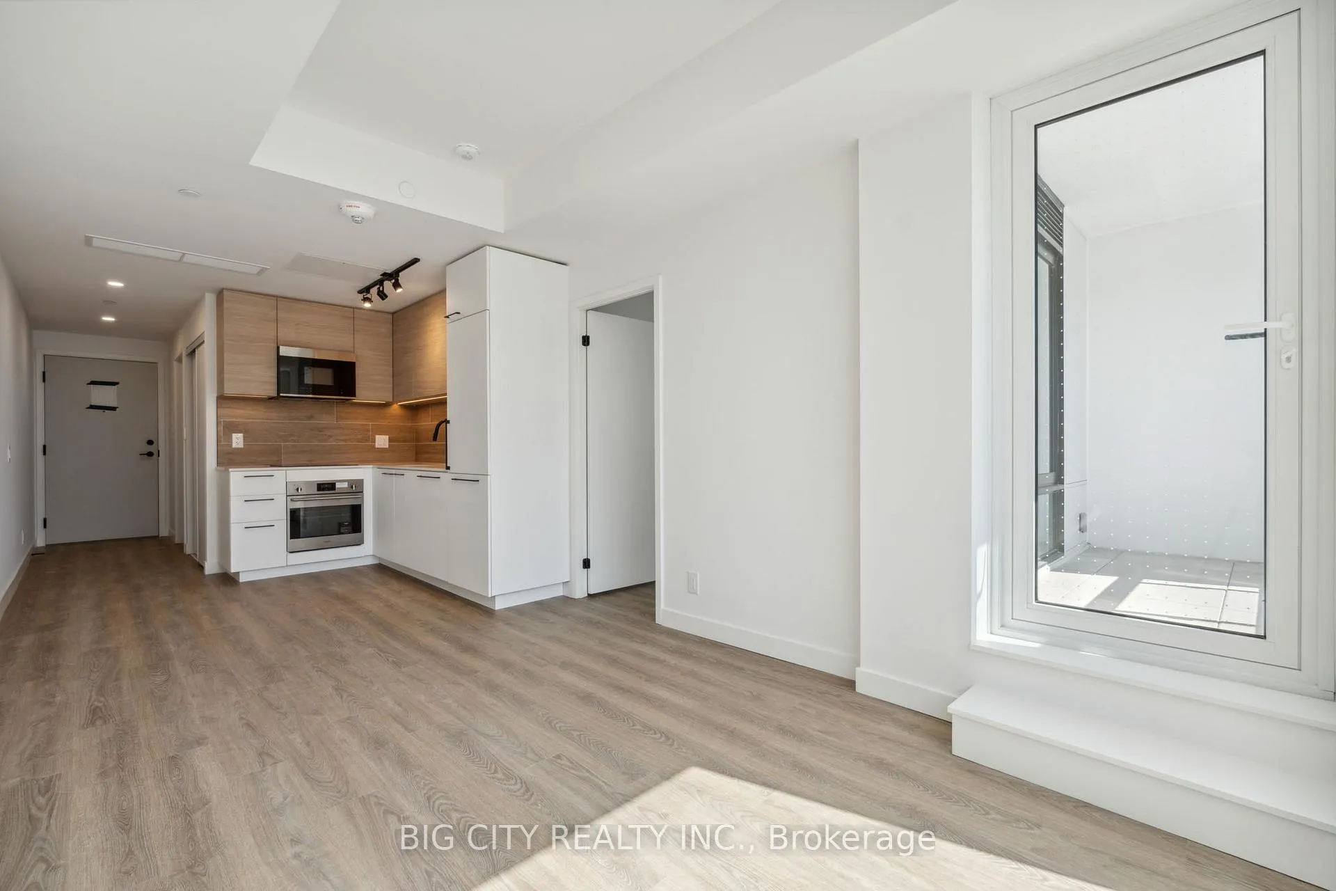 Photo 4 of Unit 324, 1050 Eastern Avenue, Toronto, The Beaches — HOMEH
