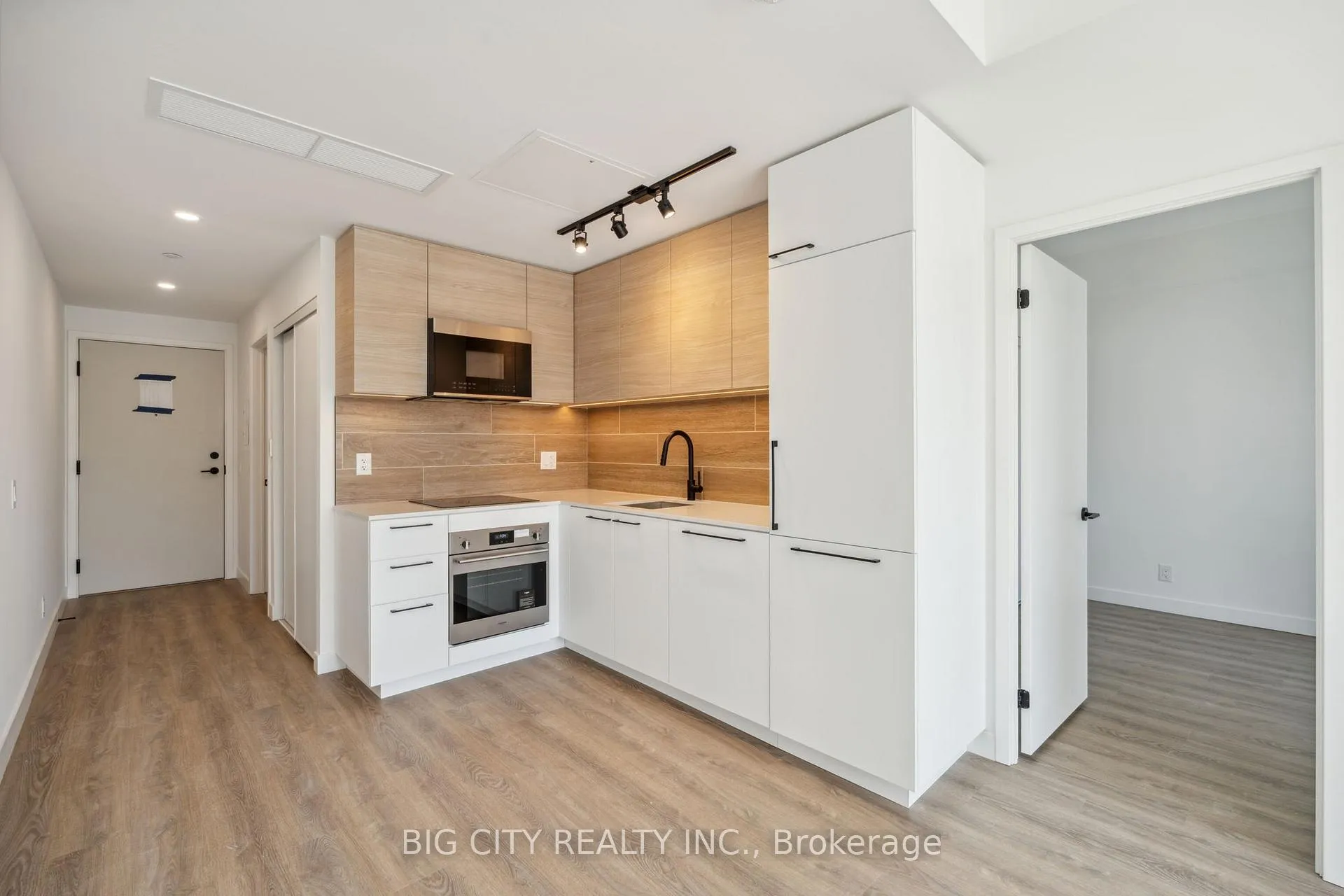 Photo 6 of Unit 324, 1050 Eastern Avenue, Toronto, The Beaches — HOMEH