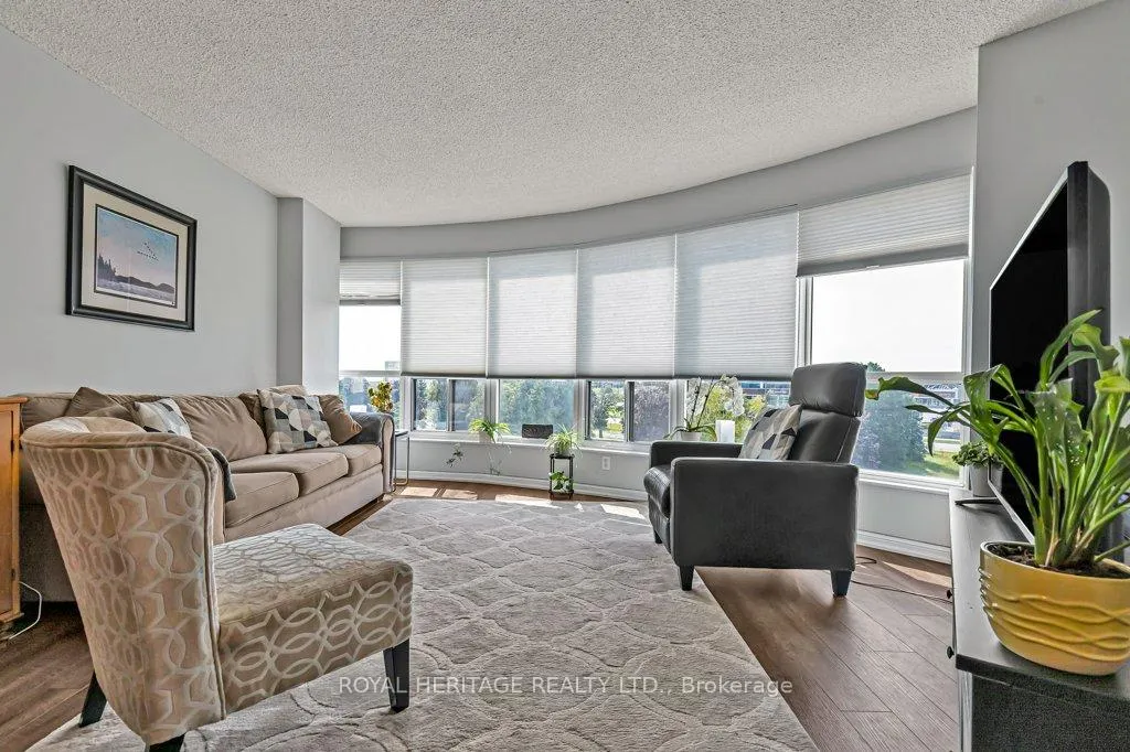 Photo 4 of Unit 607, 712 Rossland Road E, Whitby, Pringle Creek — HOMEH