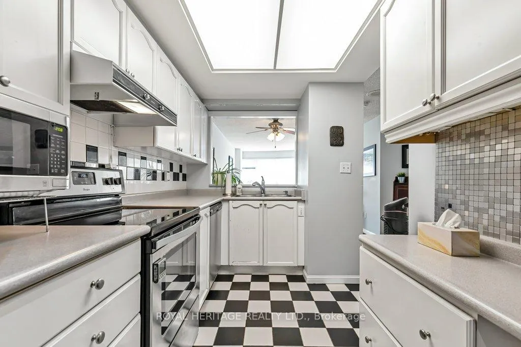 Photo 9 of Unit 607, 712 Rossland Road E, Whitby, Pringle Creek — HOMEH
