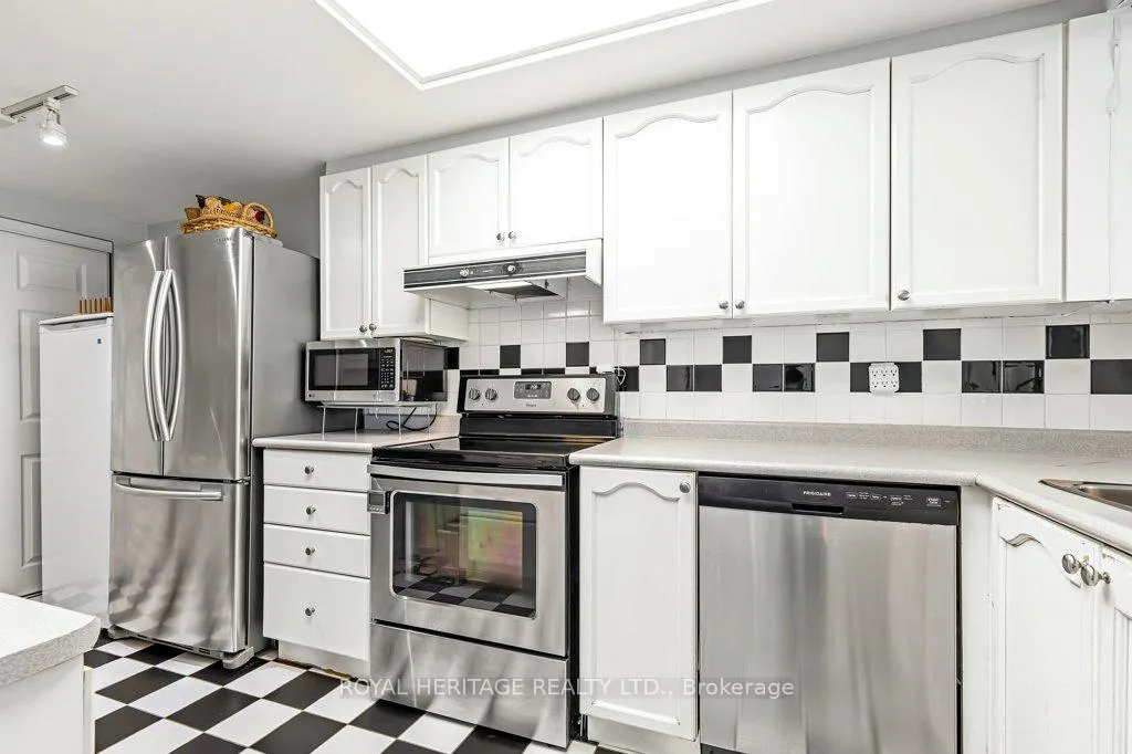 Photo 10 of Unit 607, 712 Rossland Road E, Whitby, Pringle Creek — HOMEH