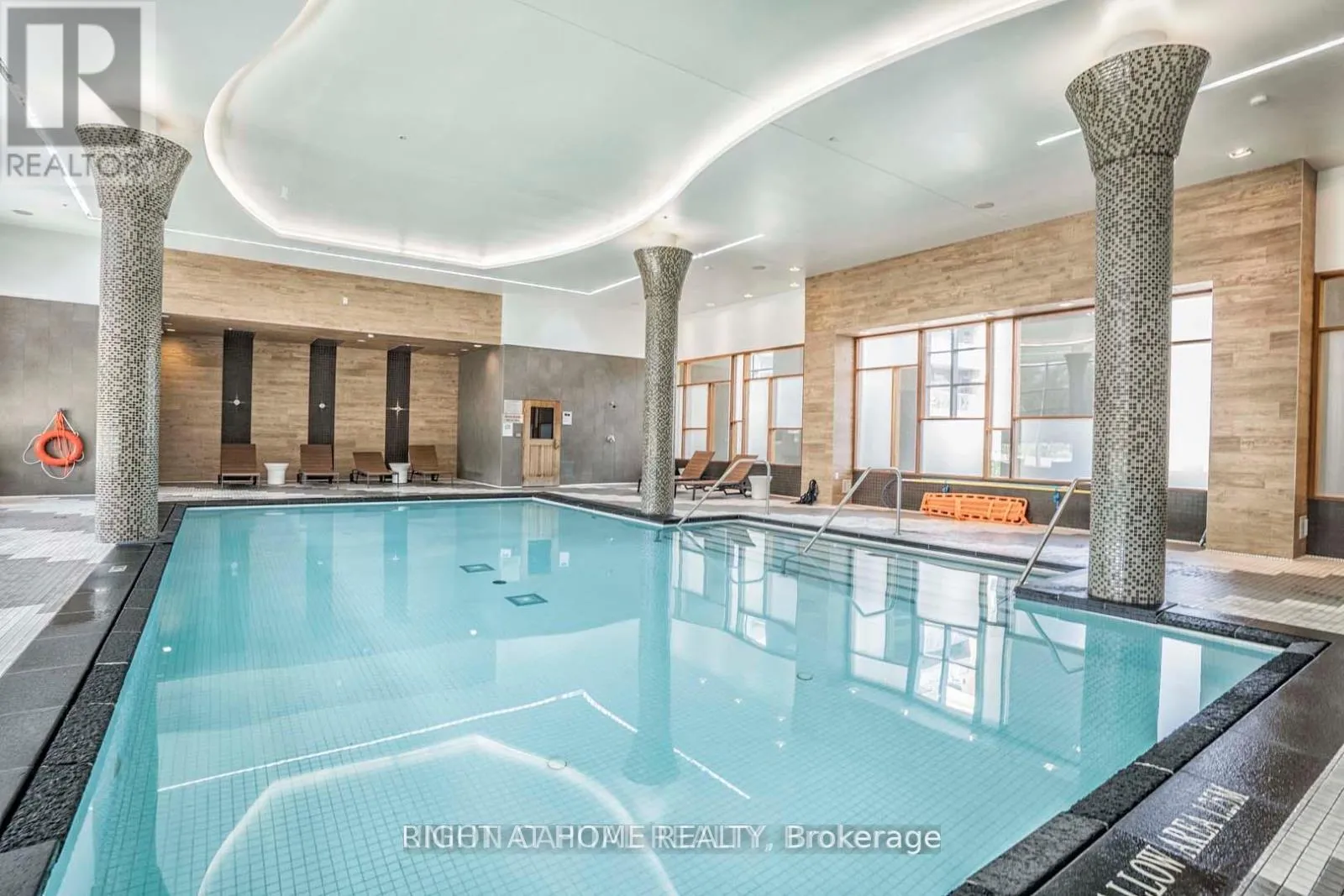 Photo 5 of Unit 202A, 8200 Birchmount Road, Markham, Unionville — HOMEH