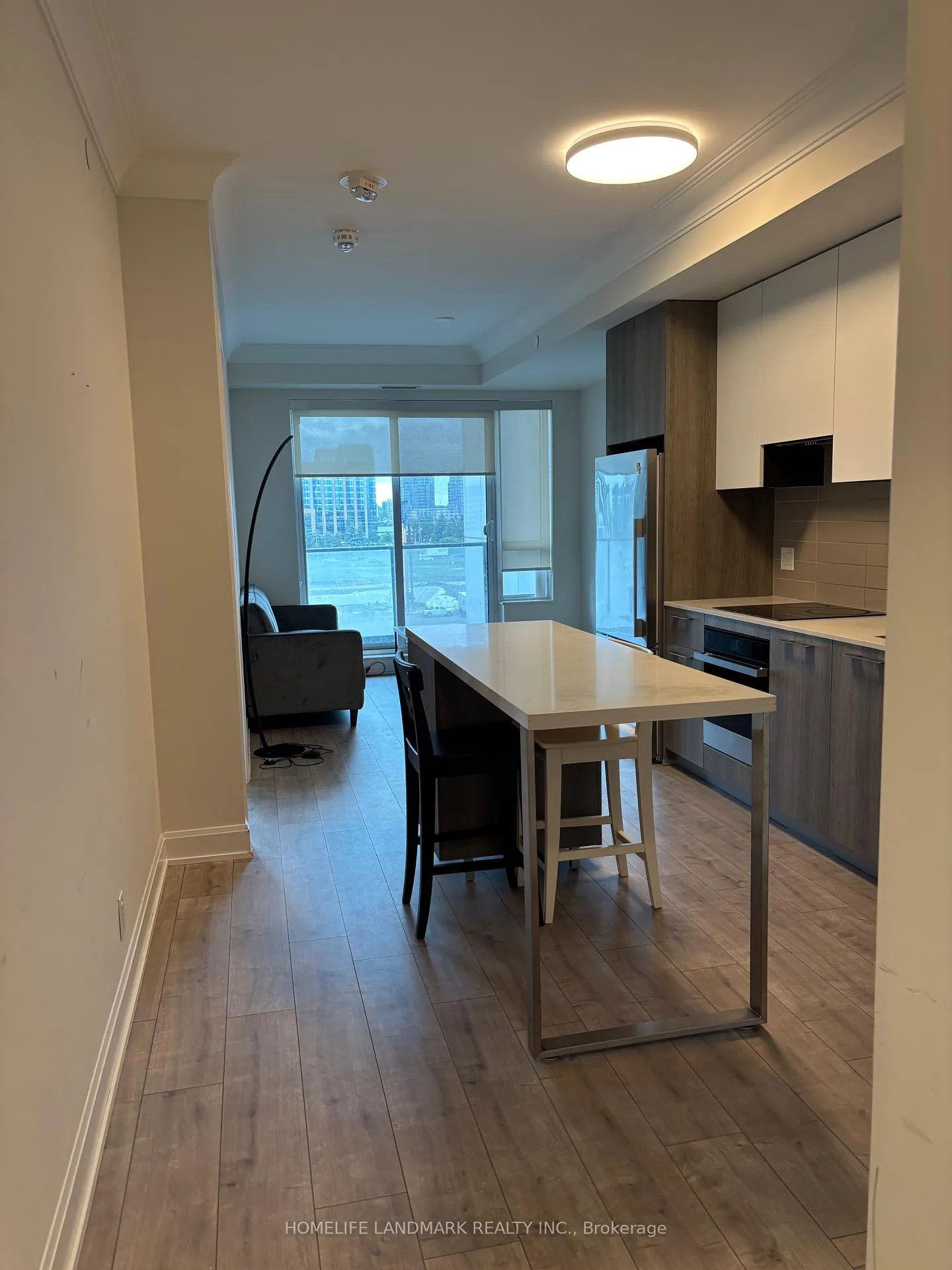 Photo 3 of Unit 706, 8 water walk Drive S, Markham, Unionville — HOMEH