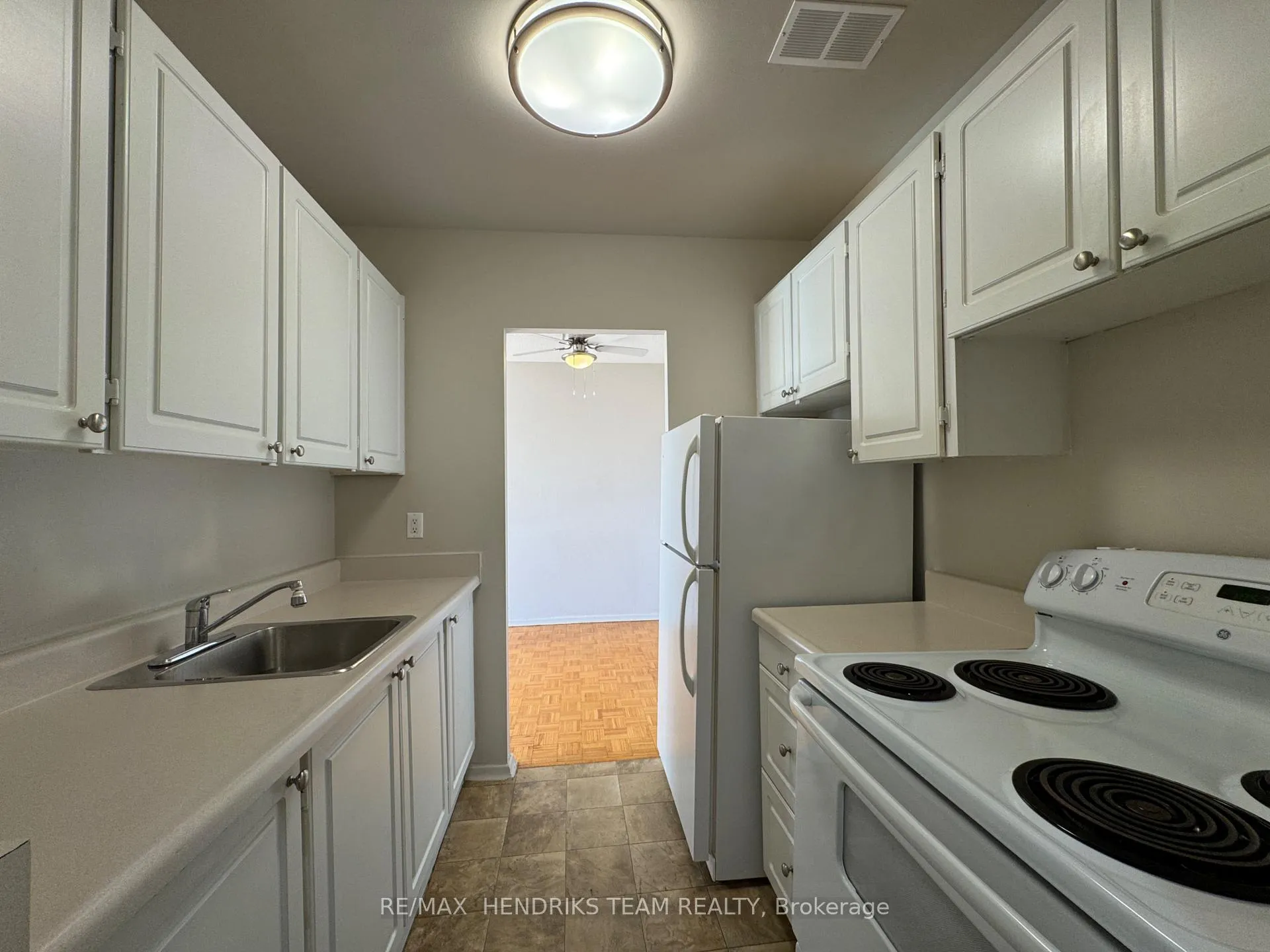 Photo 4 of Unit 601, 49 Leaside Drive, St. Catharines, Carlton/Bunting — HOMEH