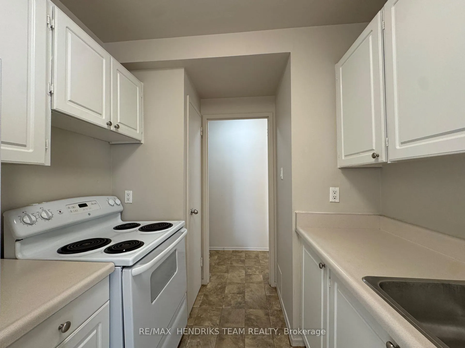 Photo 6 of Unit 601, 49 Leaside Drive, St. Catharines, Carlton/Bunting — HOMEH