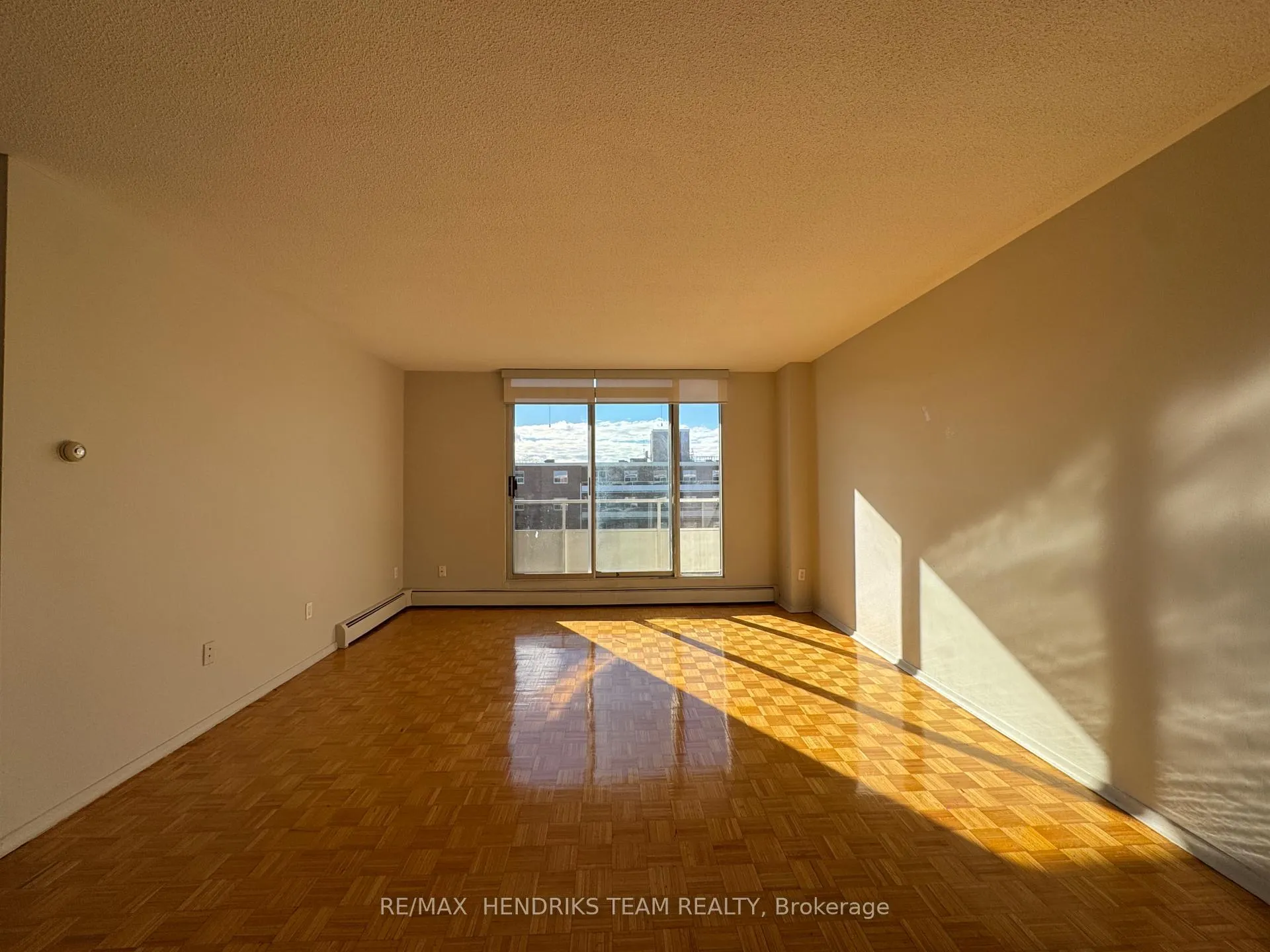 Photo 7 of Unit 601, 49 Leaside Drive, St. Catharines, Carlton/Bunting — HOMEH