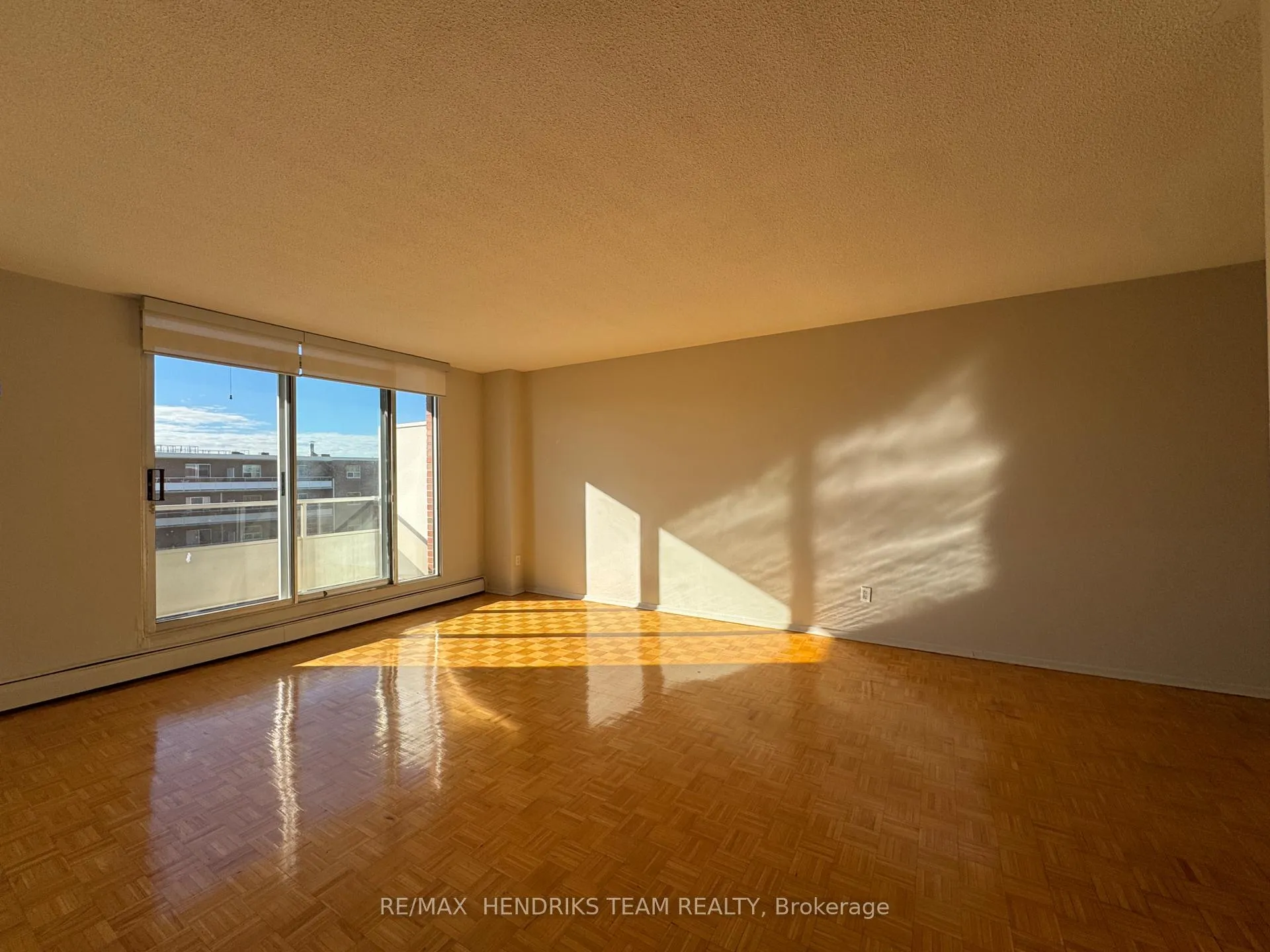 Photo 8 of Unit 601, 49 Leaside Drive, St. Catharines, Carlton/Bunting — HOMEH