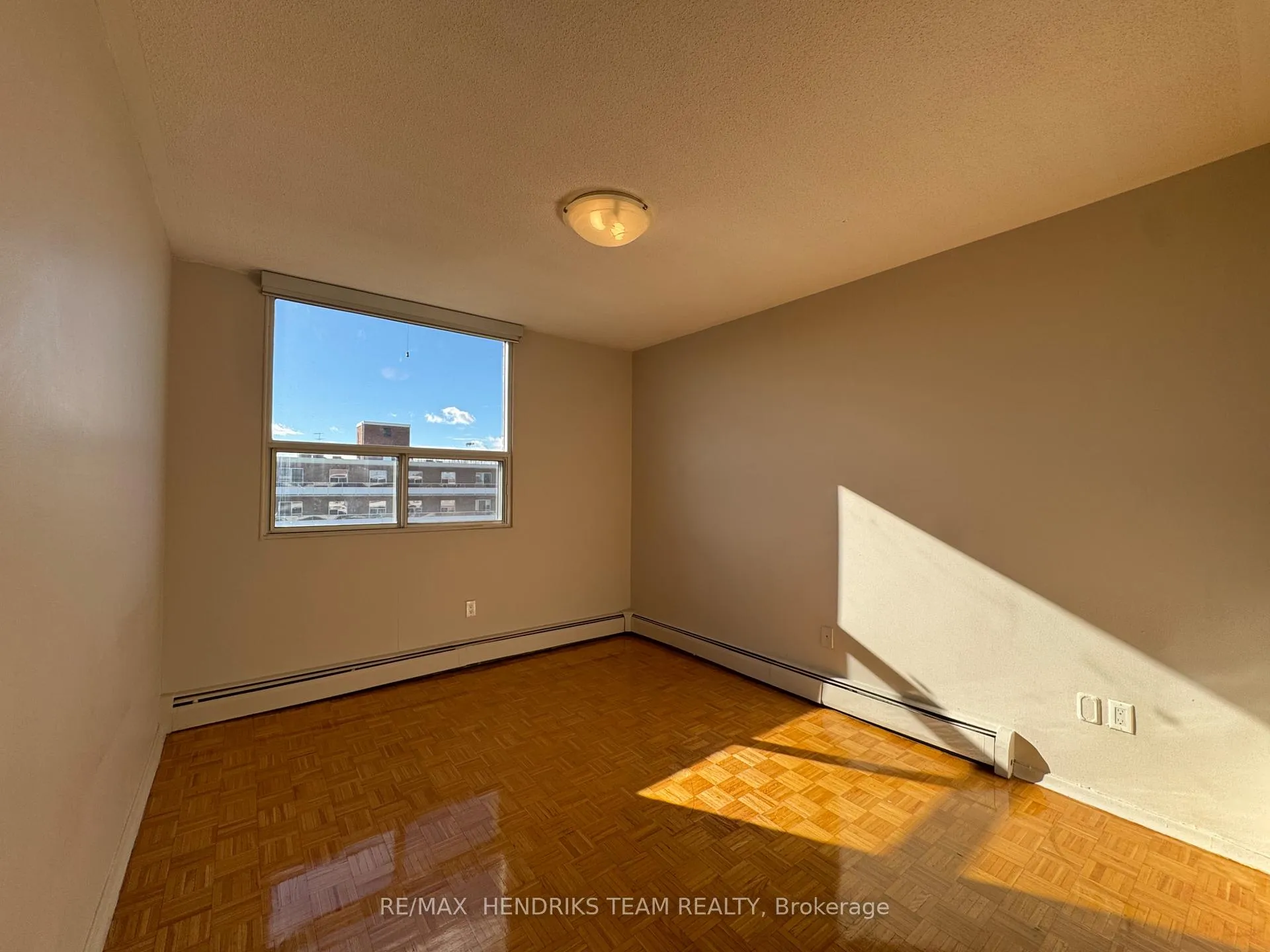 Photo 13 of Unit 601, 49 Leaside Drive, St. Catharines, Carlton/Bunting — HOMEH