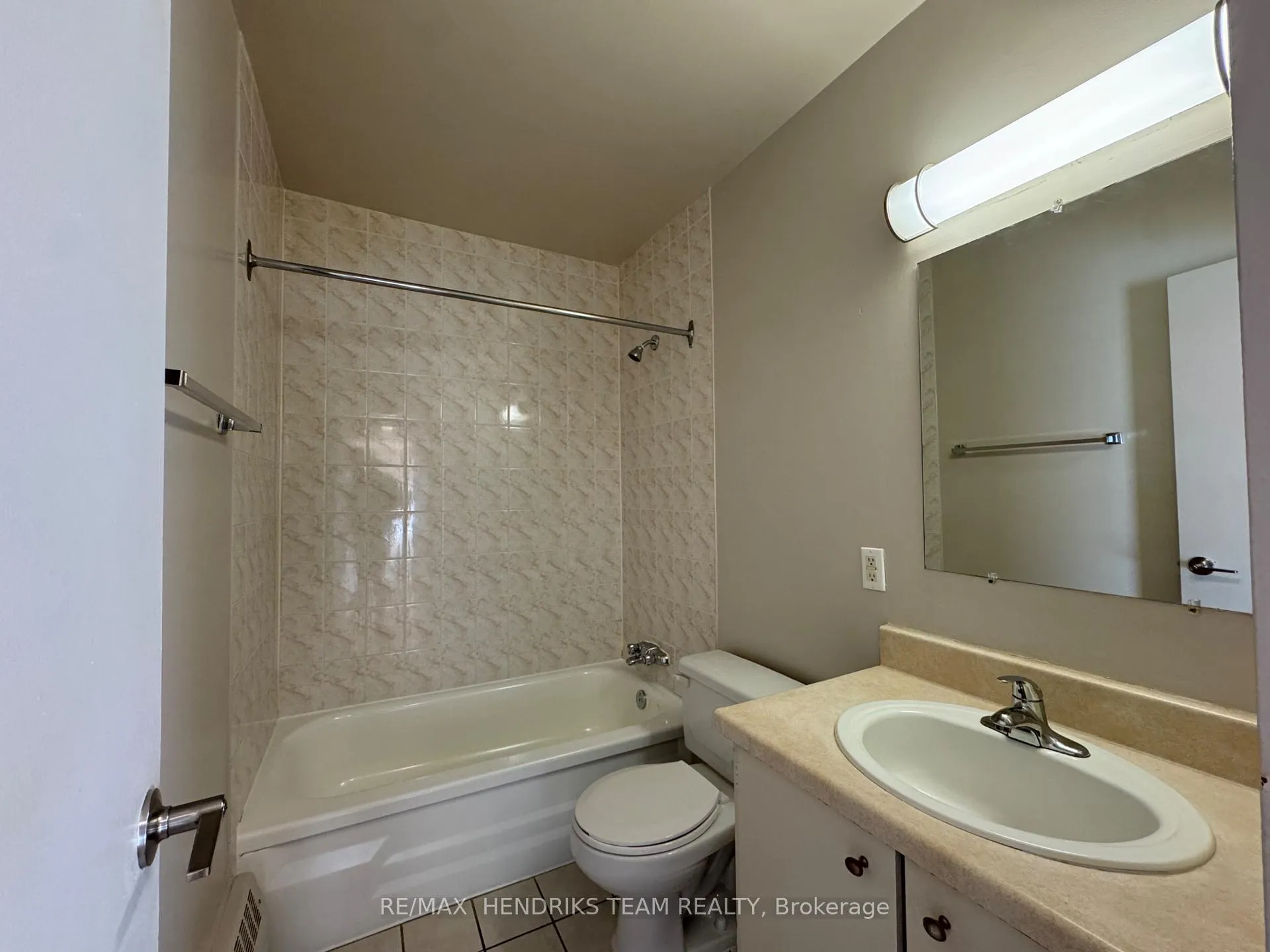 Photo 19 of Unit 601, 49 Leaside Drive, St. Catharines, Carlton/Bunting — HOMEH
