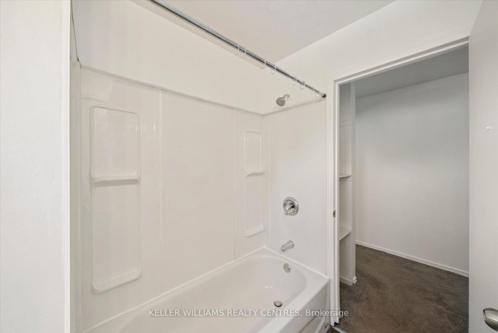 Photo 18 of Unit 104, 948 Lake Drive E, Georgina, Sutton & Jackson's Point — HOMEH