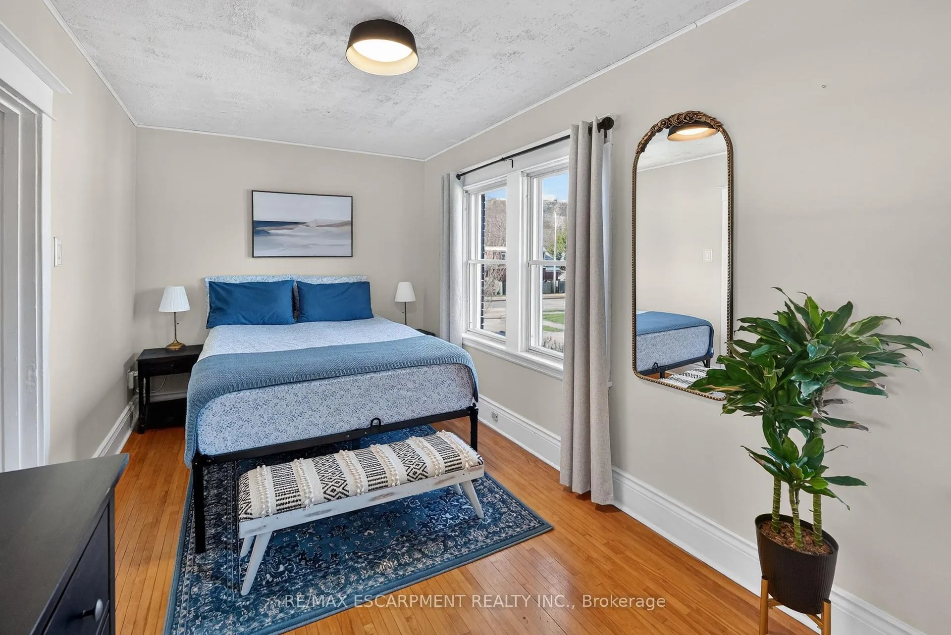 Photo 17 of 207 Edgemont Street S, Hamilton, Delta — HOMEH