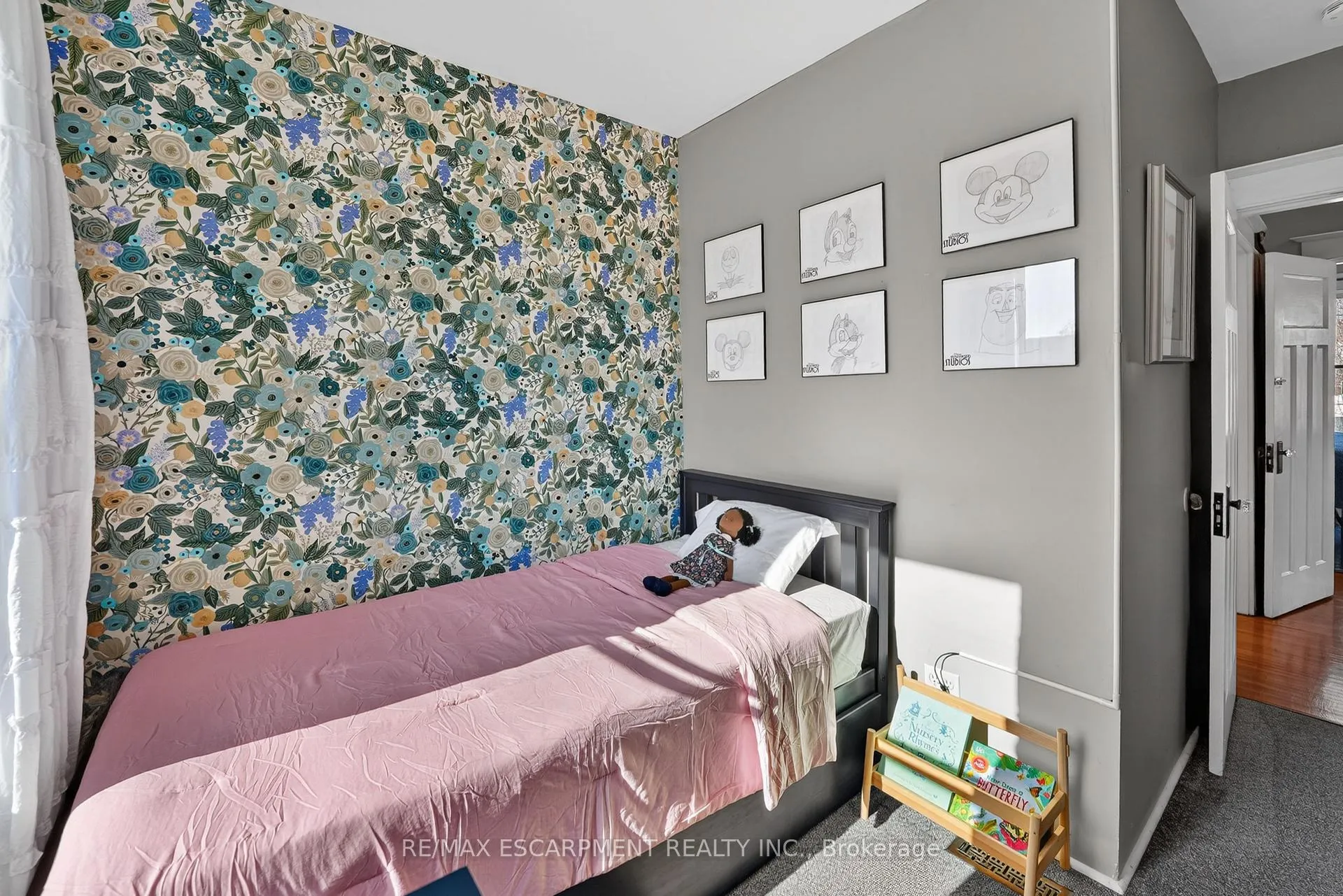 Photo 22 of 207 Edgemont Street S, Hamilton, Delta — HOMEH