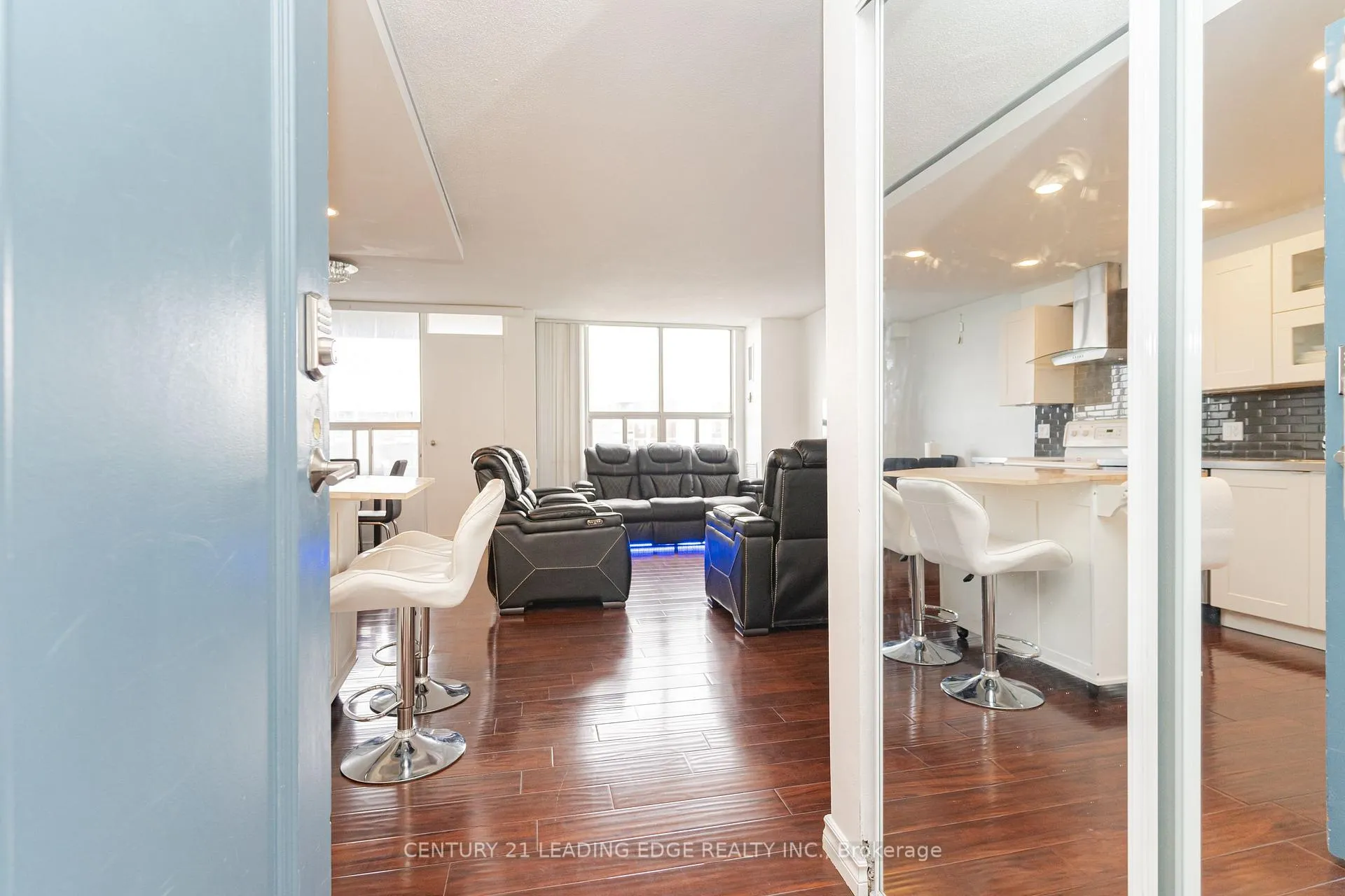 Photo 8 of Unit PH04, 10 Edgecliff Golfway, Toronto, Flemingdon Park — HOMEH
