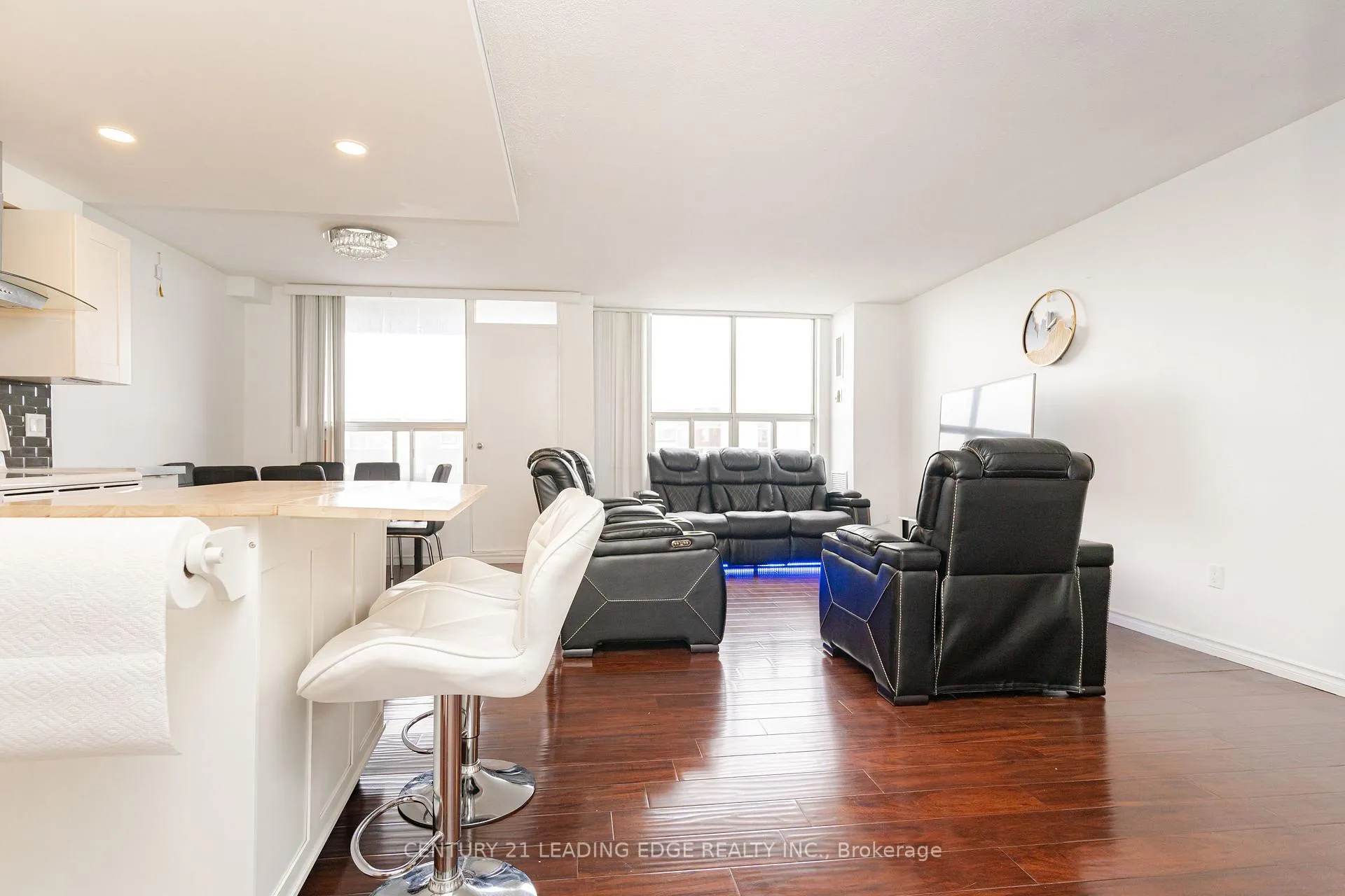 Photo 9 of Unit PH04, 10 Edgecliff Golfway, Toronto, Flemingdon Park — HOMEH