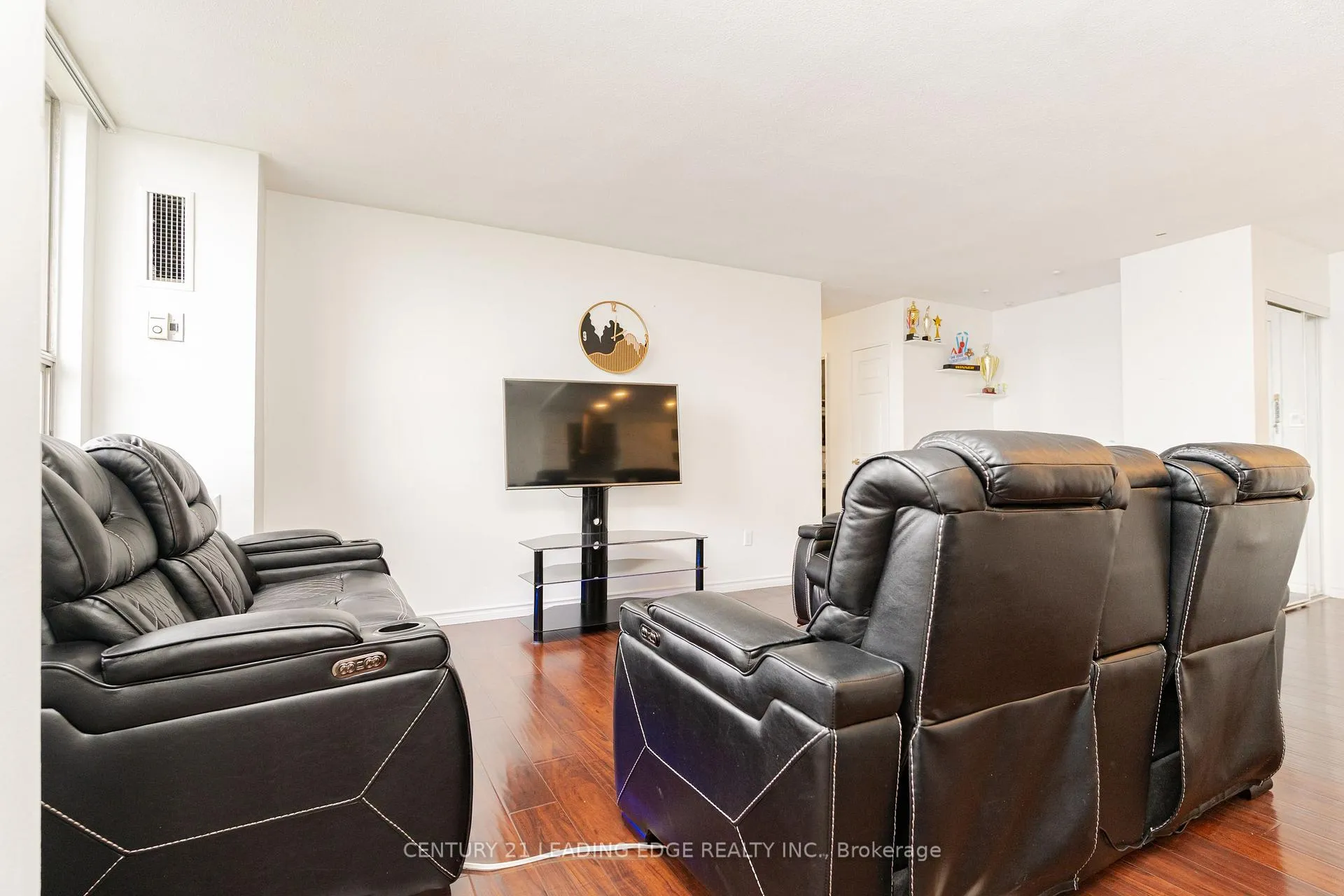 Photo 11 of Unit PH04, 10 Edgecliff Golfway, Toronto, Flemingdon Park — HOMEH